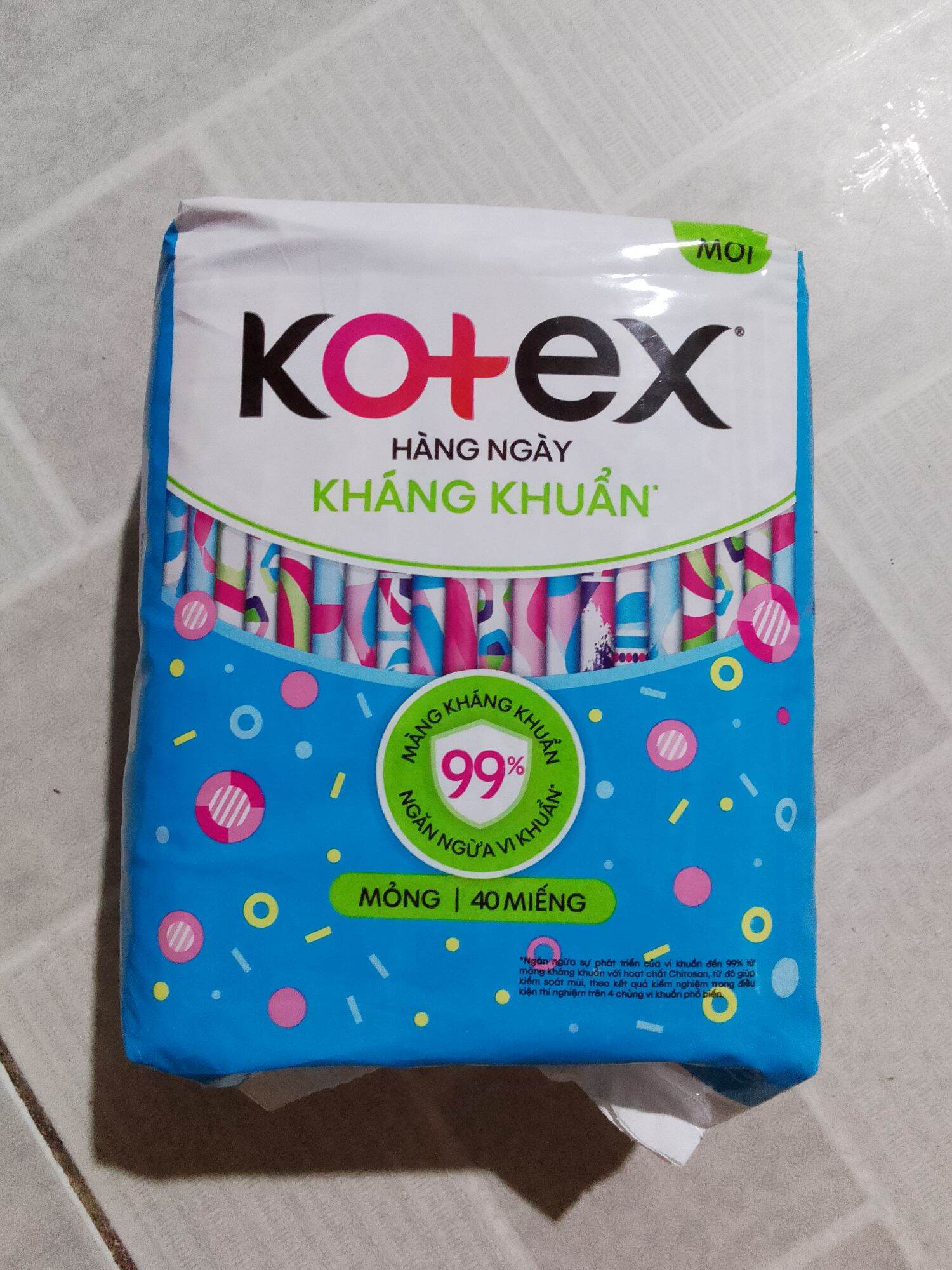Băng vệ sinh kotex hàng ngày 40 miếng kháng khuẩn gói lớn