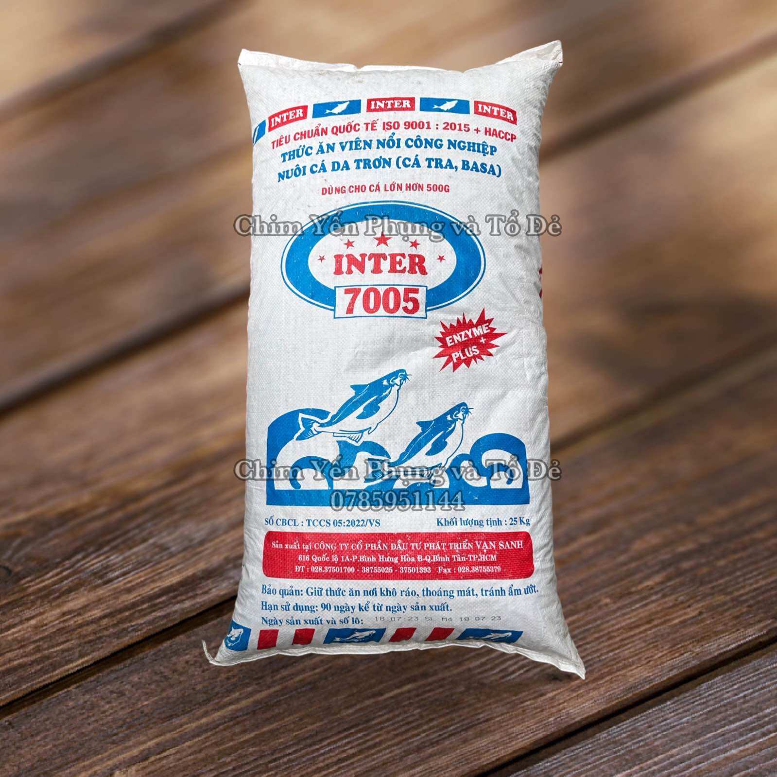 1 bao 25kg cám cá inter 7005 viên 10 li dùng để câu cá , thức ăn cá.