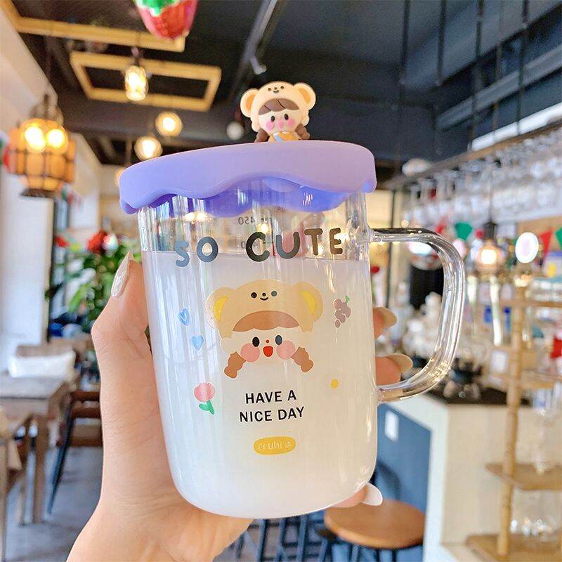 Ly nước nhựa có chia vạch kèm nắp su dễ thương