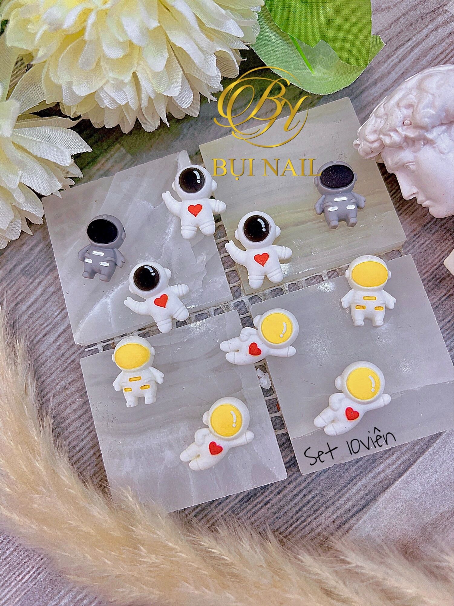 Charm phi hành gia 10viên