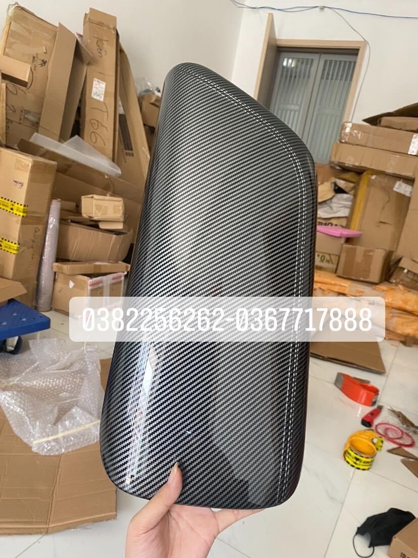 Ốp bệ tỳ tay cacbon toyota camry 2019-2022