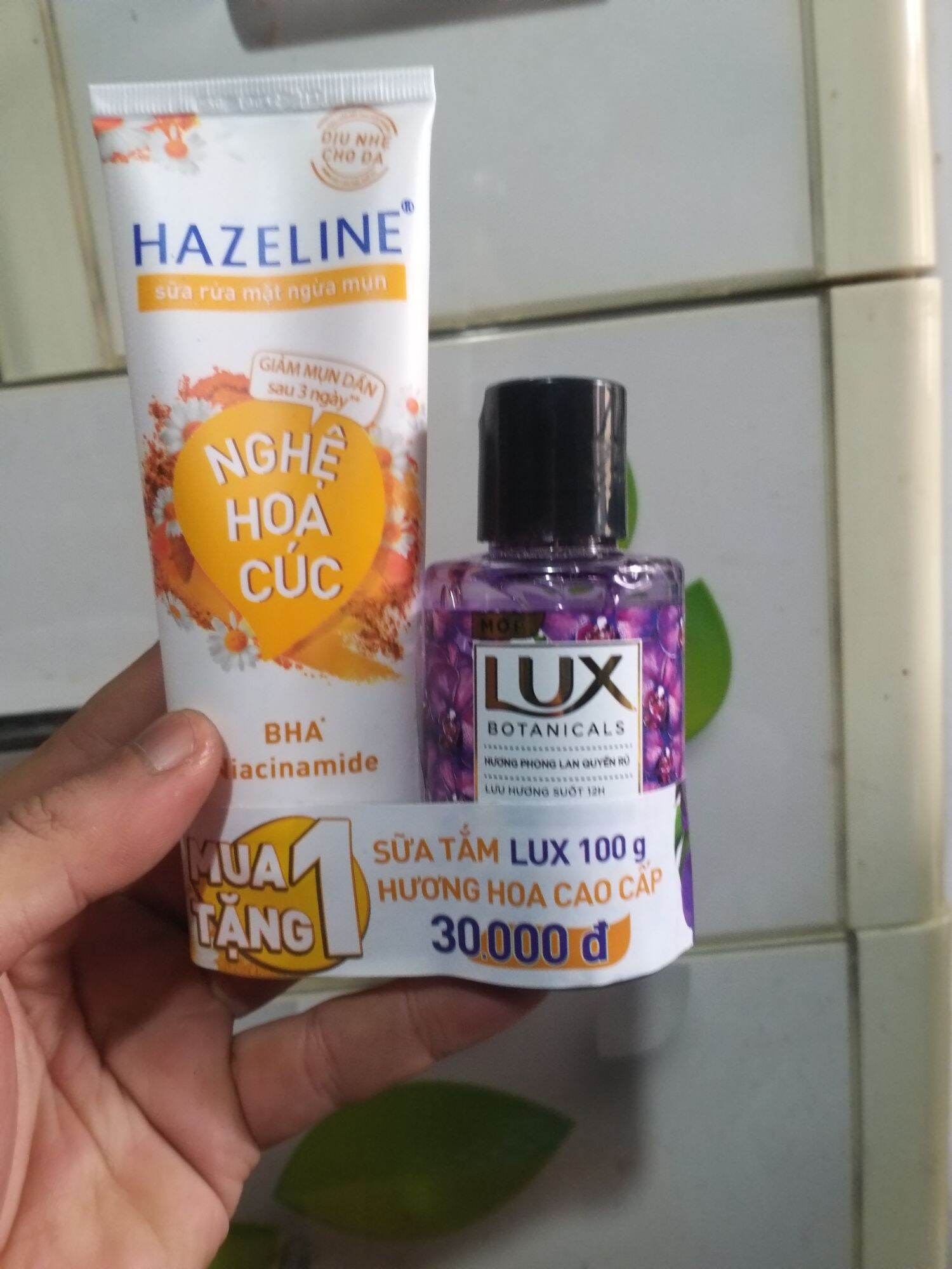 (Combo 2 Tip) Sữa rửa mặt HAZELINE 100g Nghệ & Hoa cúc