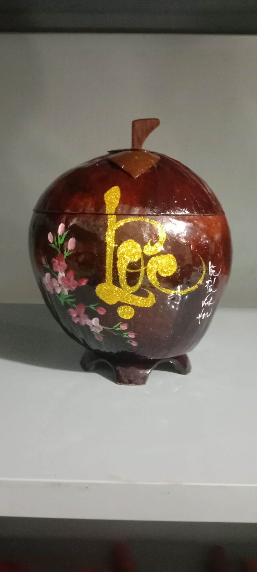 Quả dừa khô làm bình ủ trà kèm ấm tích