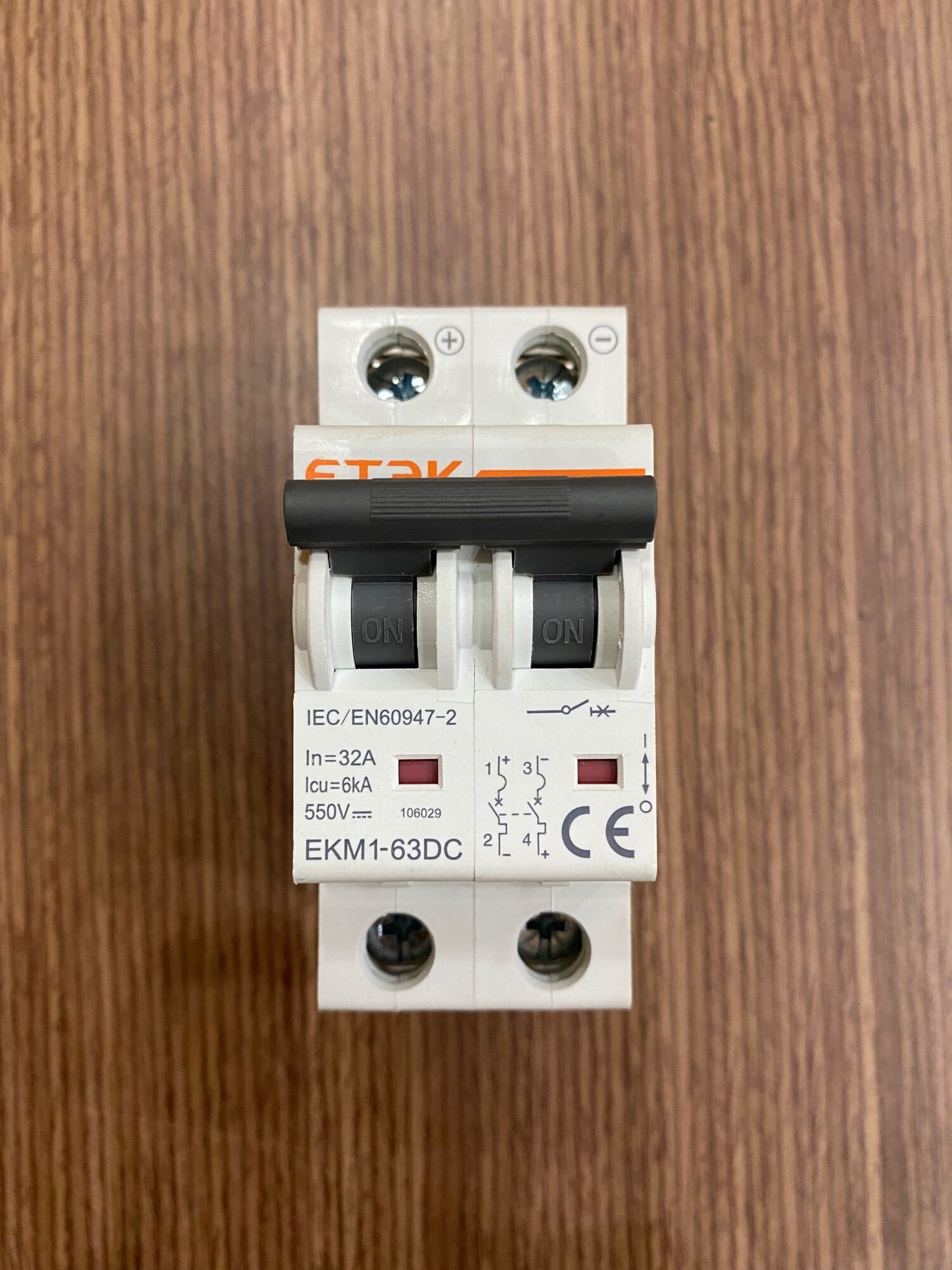 APTOMAT CB DC 550V 16A, 25A, 32A, 63A 2P ETEK