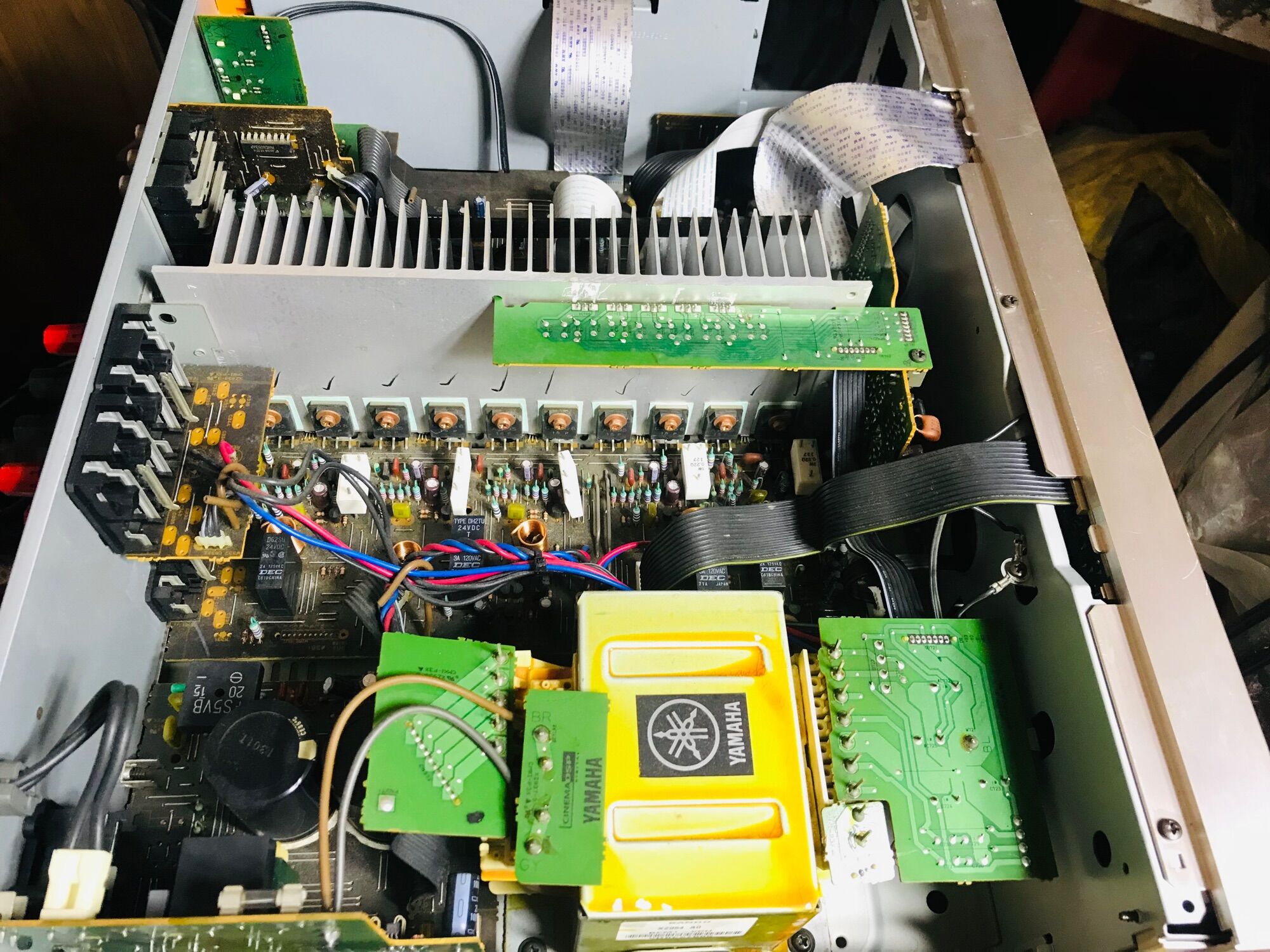 Amply Yamaha DSP-AX620 CS-200w máy chạy 10 sò than zin mới đẹp âm thanh rất hay.