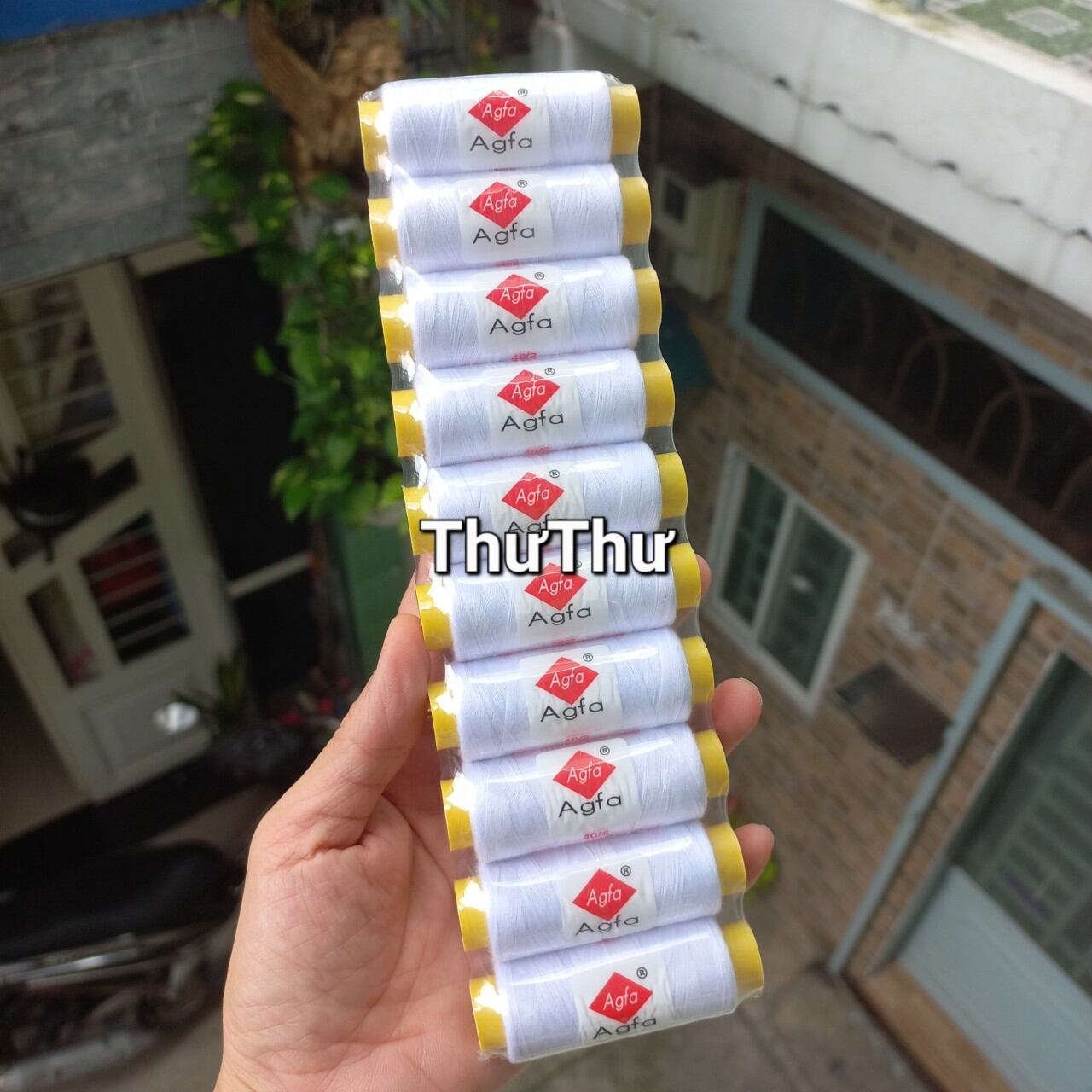 Vỉ 10 cuộn chỉ may (Màu/đen/trắng)