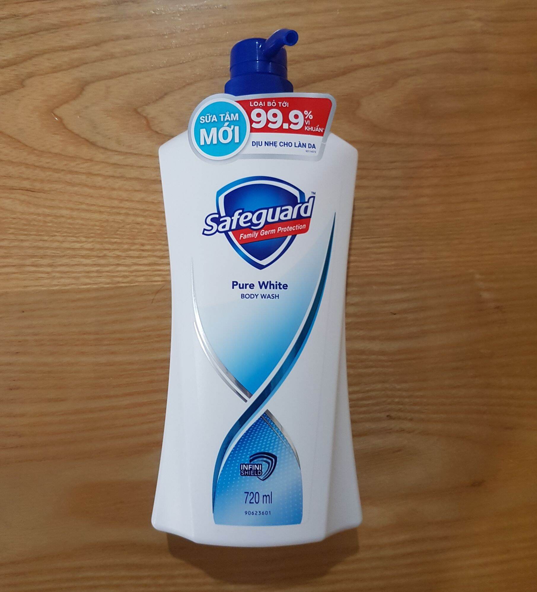 Sữa tắm safeguard pure white 720ml