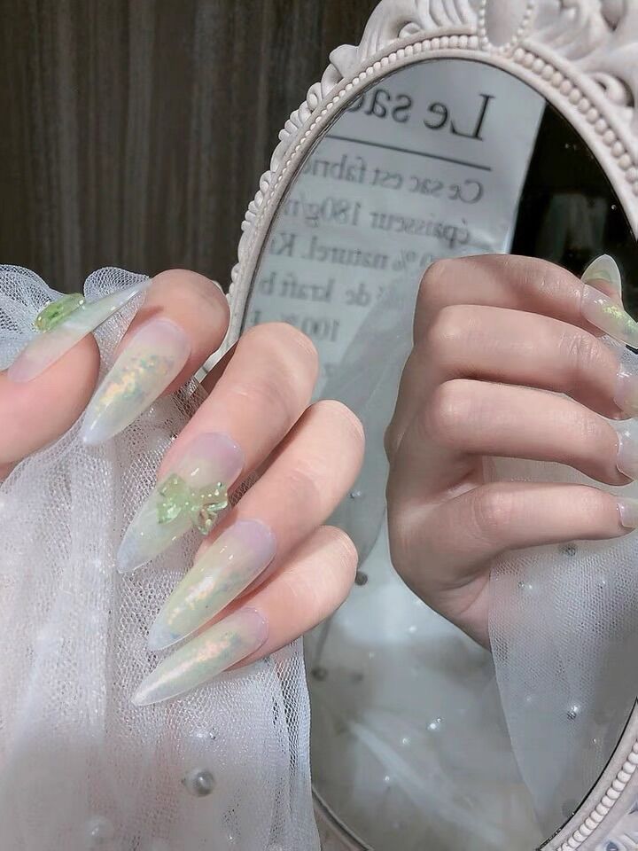 Nơ pha lê nail , set 50 cái phụ kiện gắn móng hình nơ