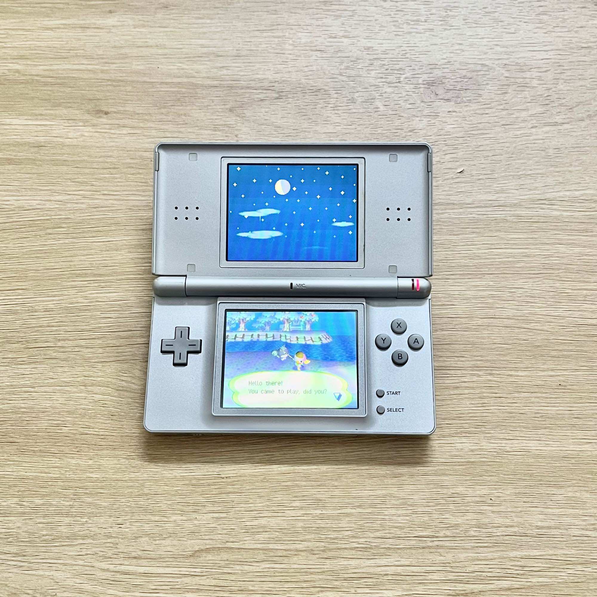 Máy Chơi game Nintendo DS Lite ( Full 2000 Game Free)