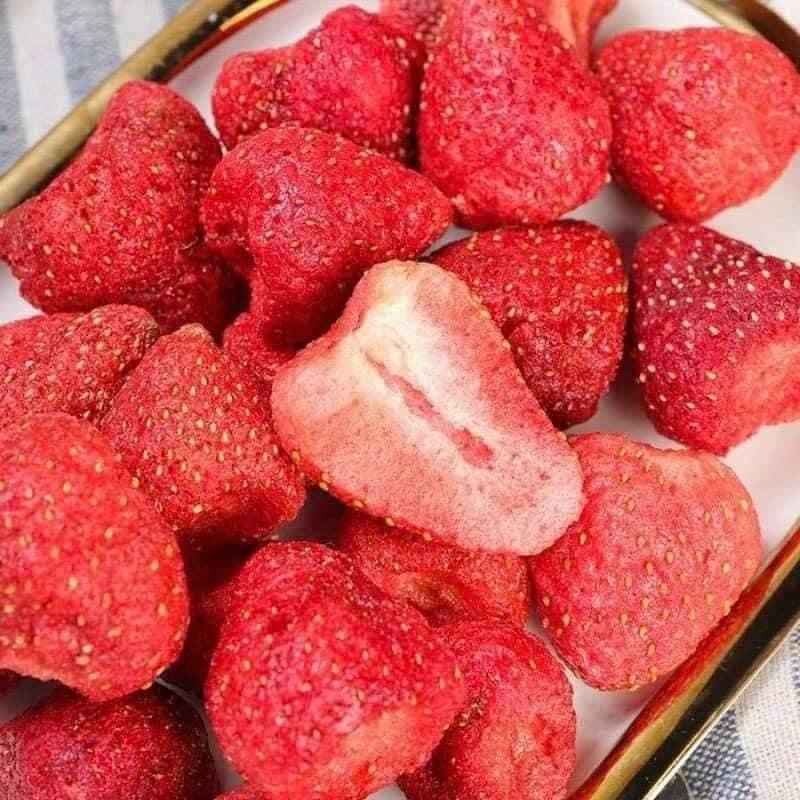 Dâu tây sấy giòn