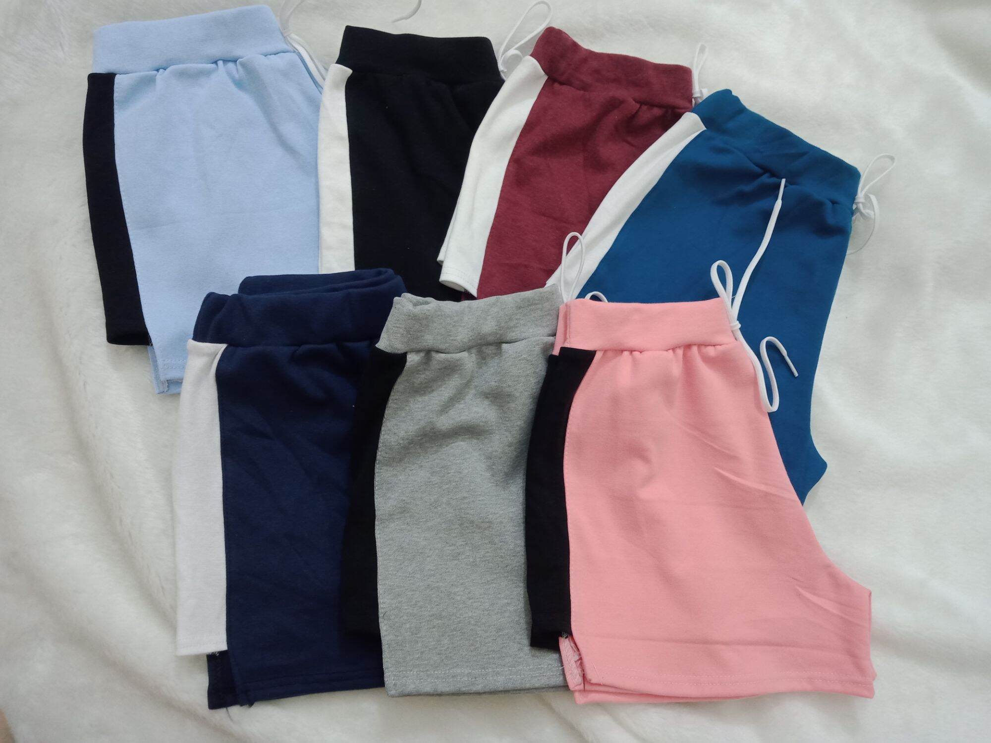 Quần short nữ phối sọc sườn thể thao