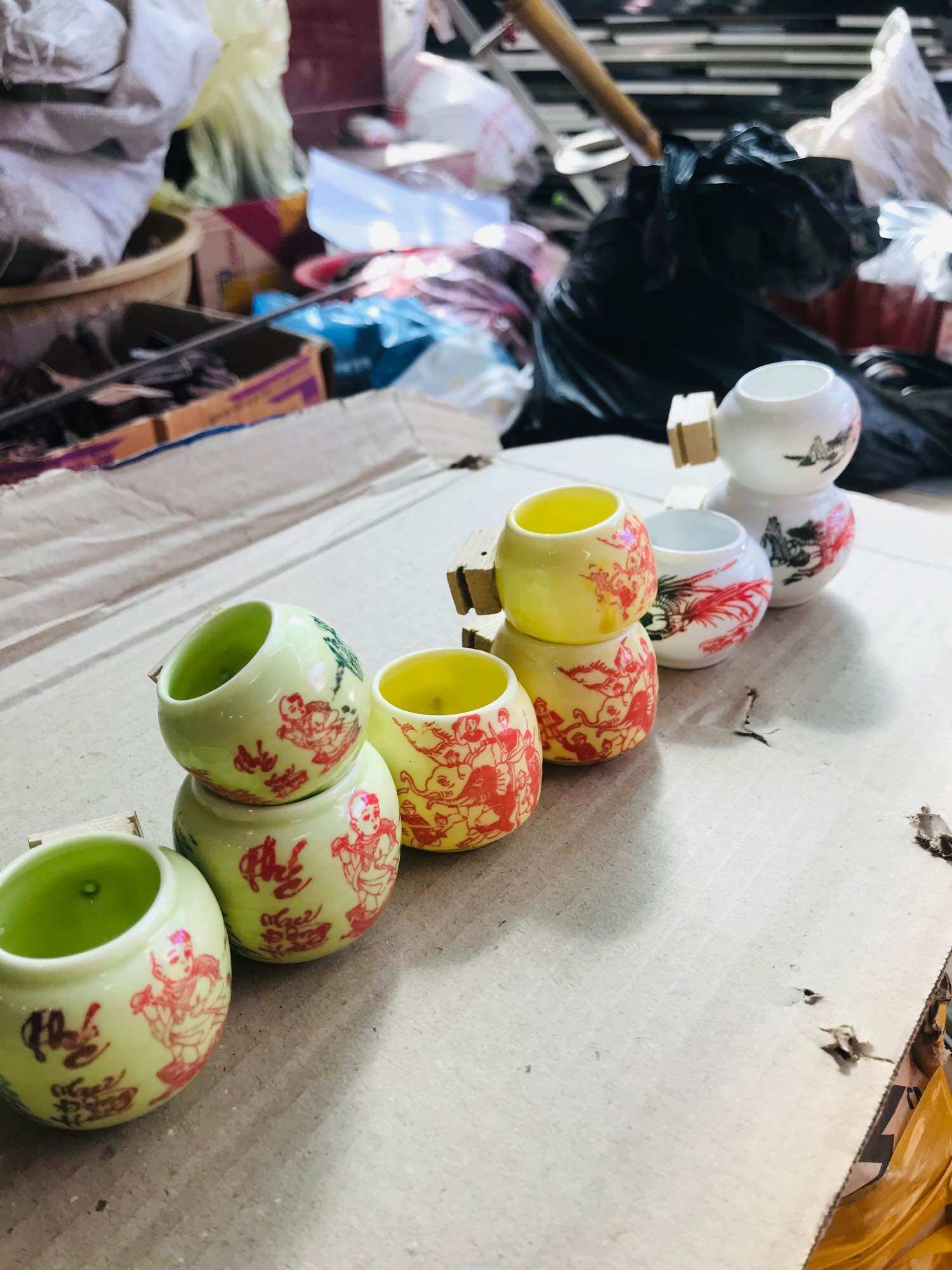 Cóng sứ  đựng thức ăn cho chim mào