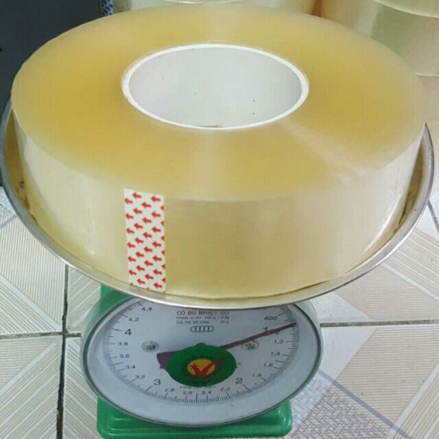Cuộn băng dính 1 kg lõi mỏng gói hàng