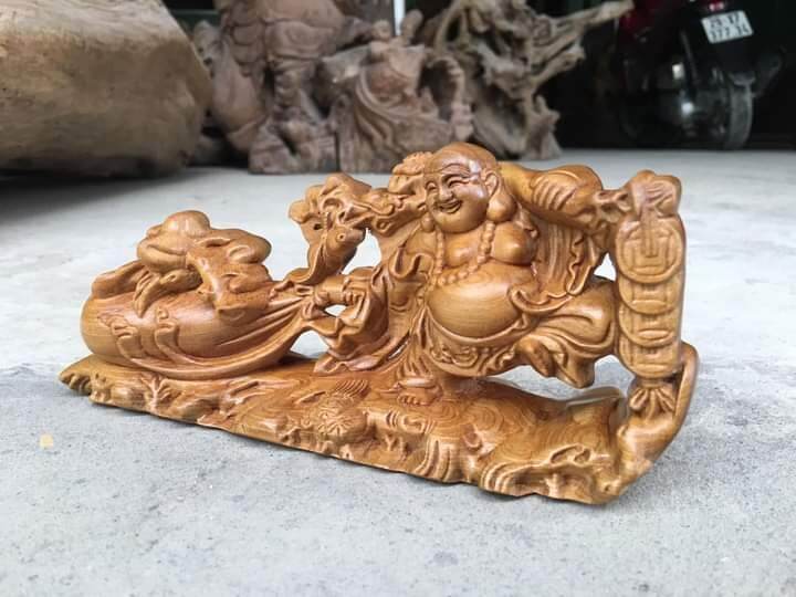 Tượng Để Ô Tô Phật Di Lặc Kéo Bao Gỗ Bách Xanh Thơm Nức a6