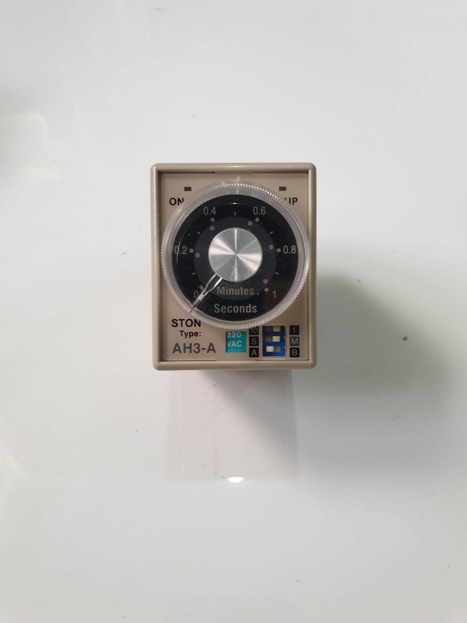 Rơle thời gian ah3 220v.