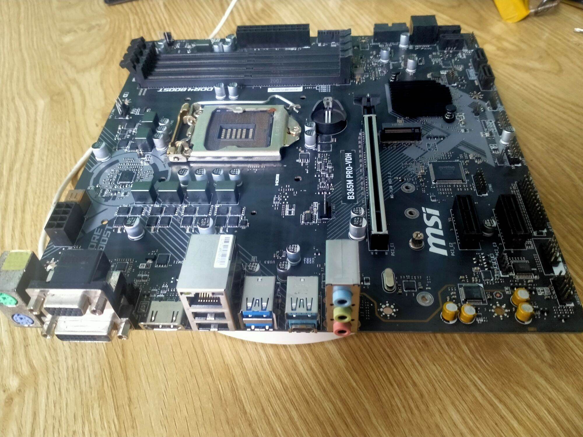 mainboard MSI B360M BAZOOKA VÀ MSI B365M PRO -VDH 4KHE RAM SOCKET 1151
