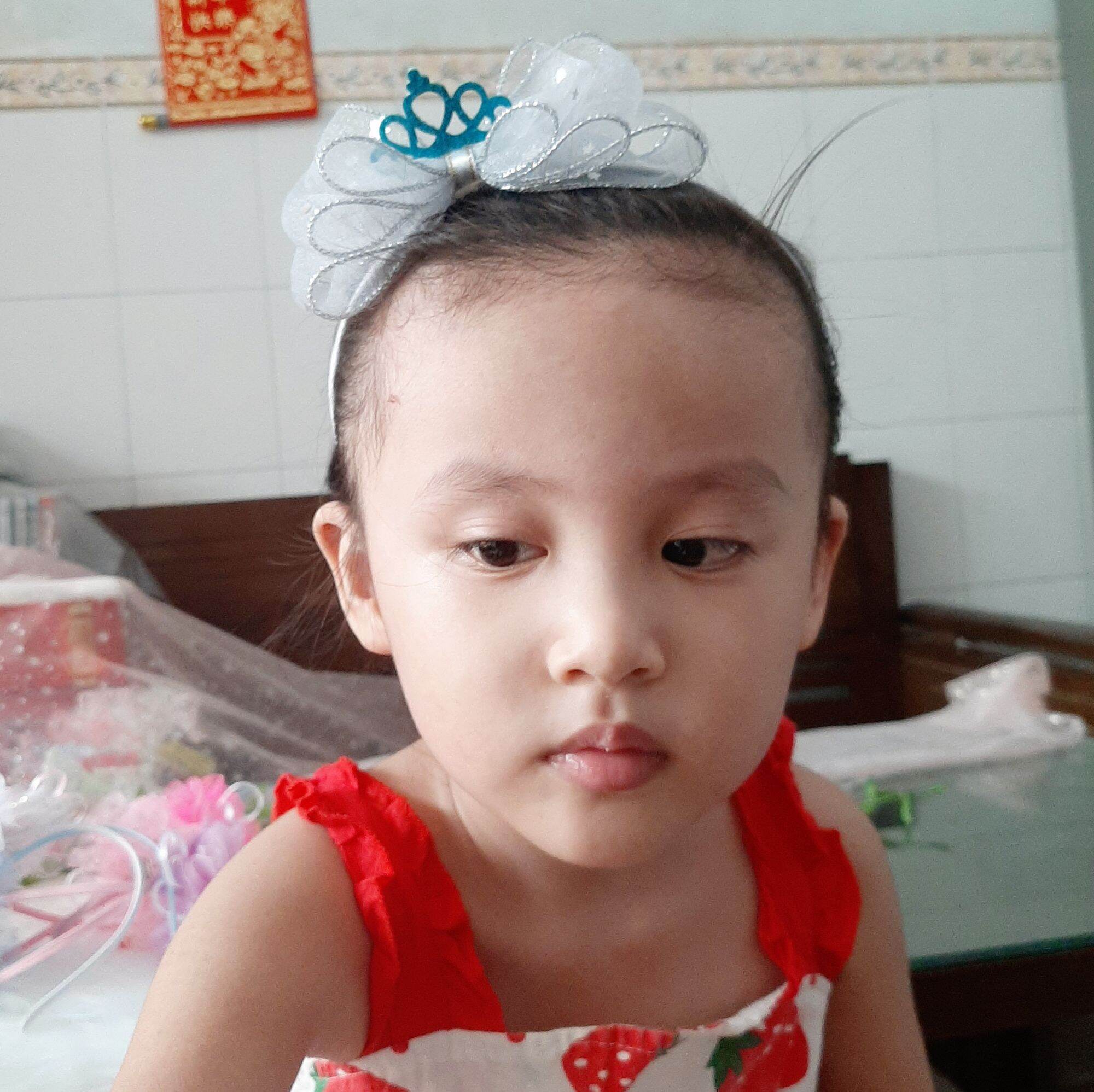 Cài tóc nơ lấp lánh đính vương miện cho bé