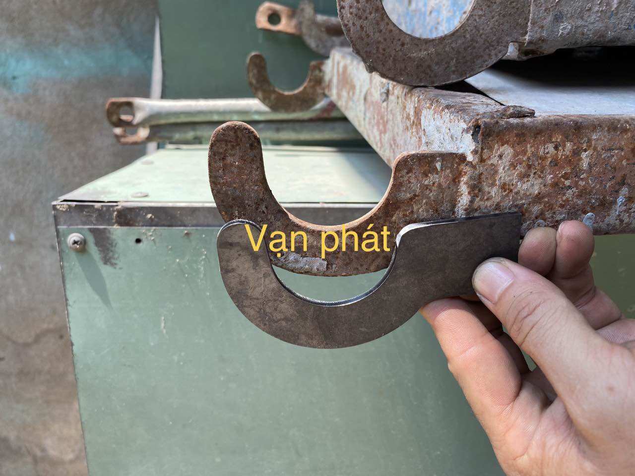 Móc mâm giàn giáo dày 4mm