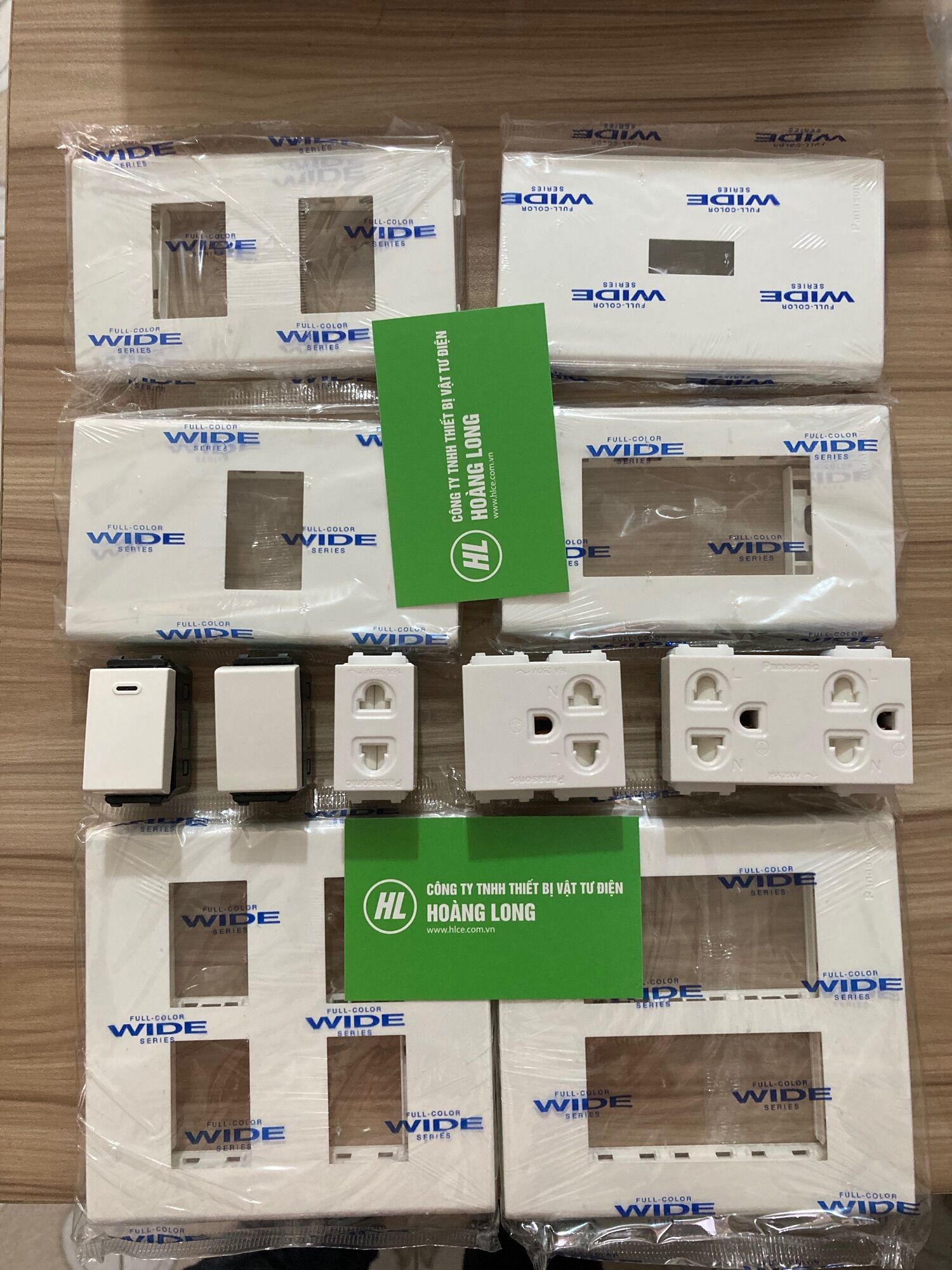 Panasonic - công tắc wide ,ổ cắm, mặt 1,2,3,4,6 thiết bị panasonic dòng wide panasonic chính hãng