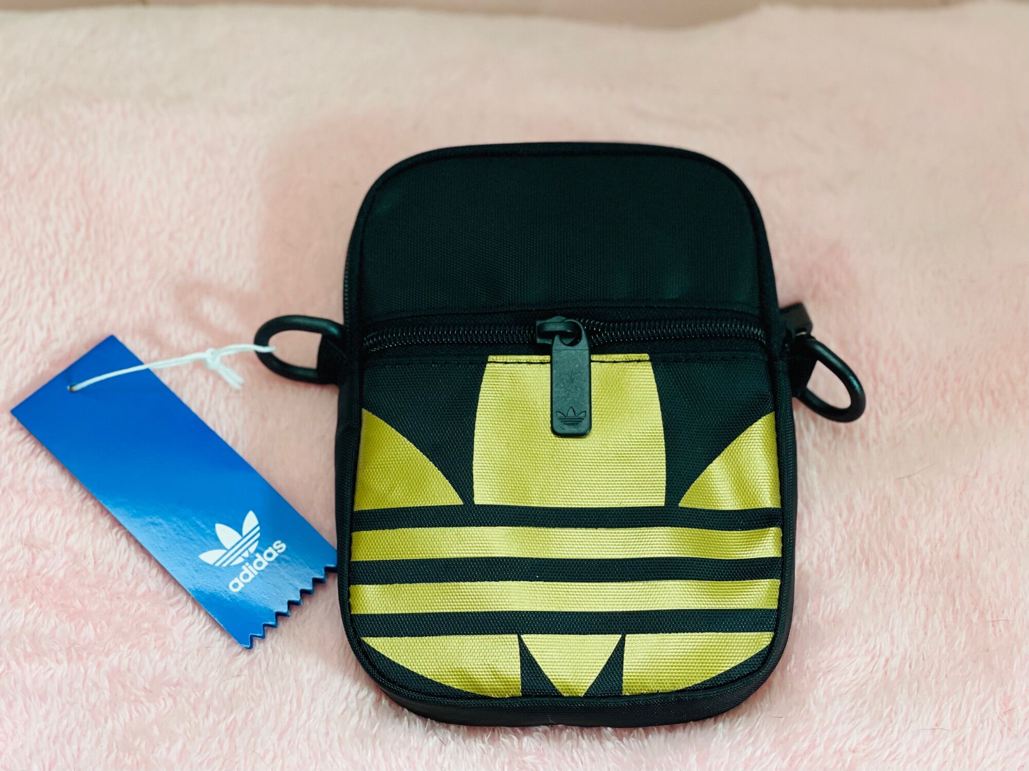 Túi đeo chéo Adidas (inbox riêng cho shop để chọn mẫu)