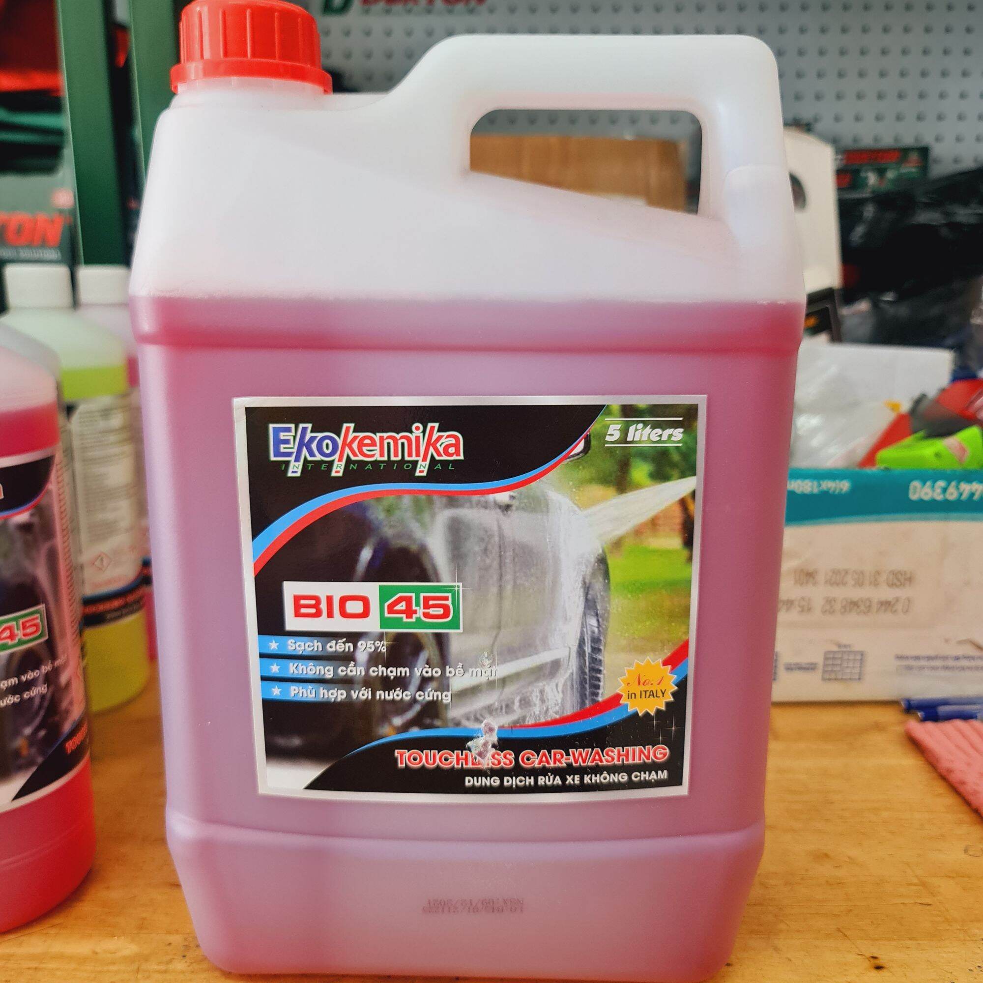 Dung dịch rửa xe không chạm ekokemika bio45 can 5 lít