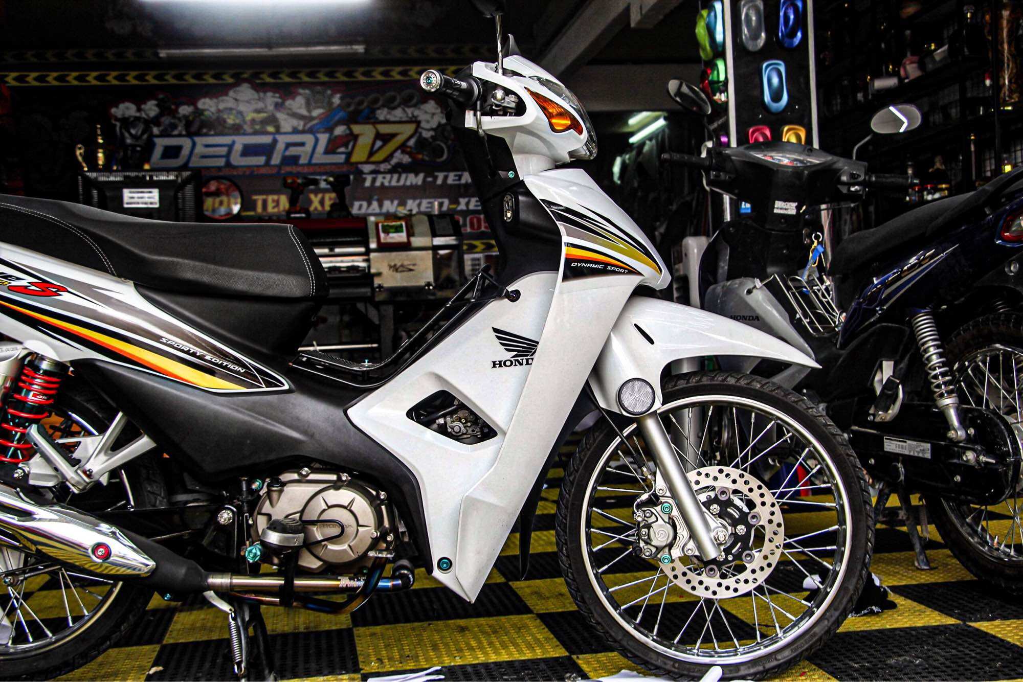 Tem xe wave S trắng tem chế