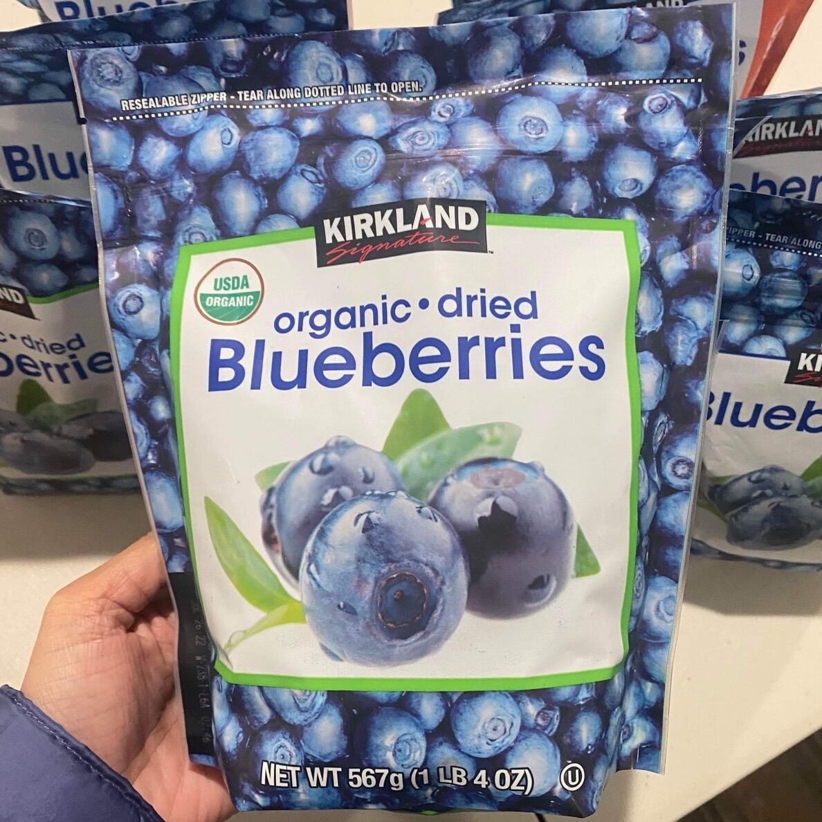 Việt quất sấy khô hữu cơ kirkland 567g của mỹ