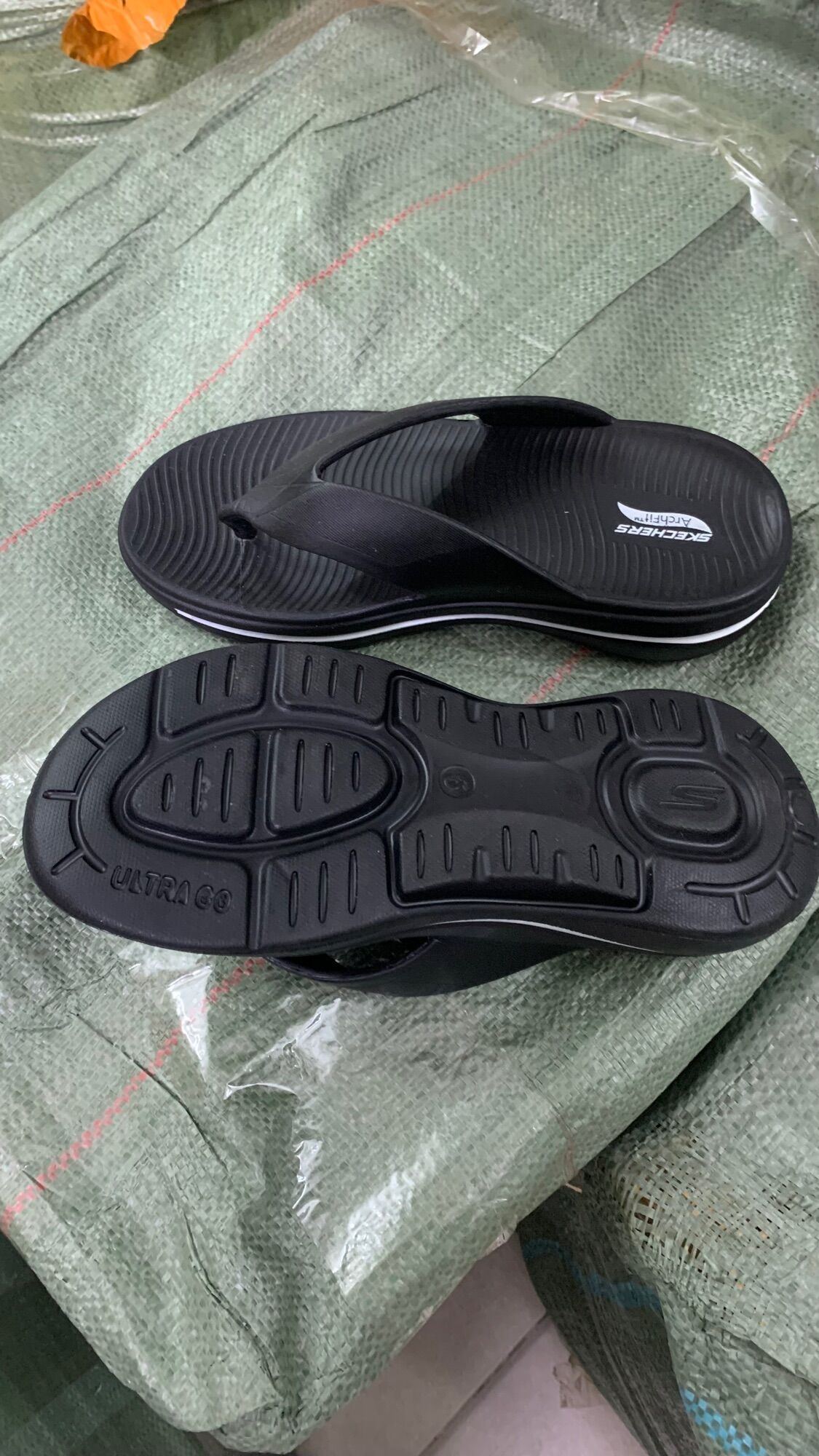 Dép tông xỏ ngón sketchers chính hãng. C.roc.s shoes giầy dép crocs thời trang nam nữ xuất xịn