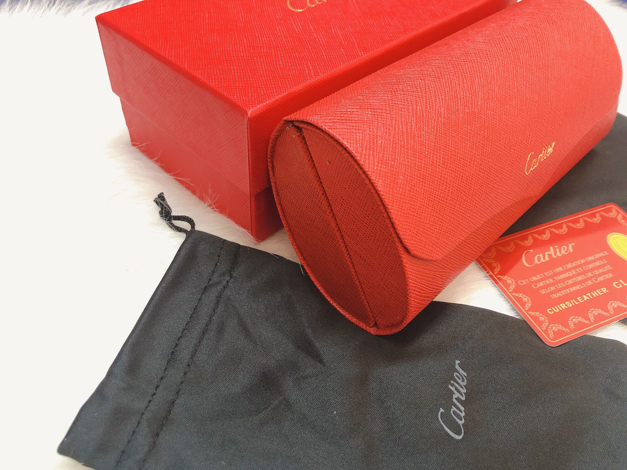 Hộp Đựng Kính Cartier