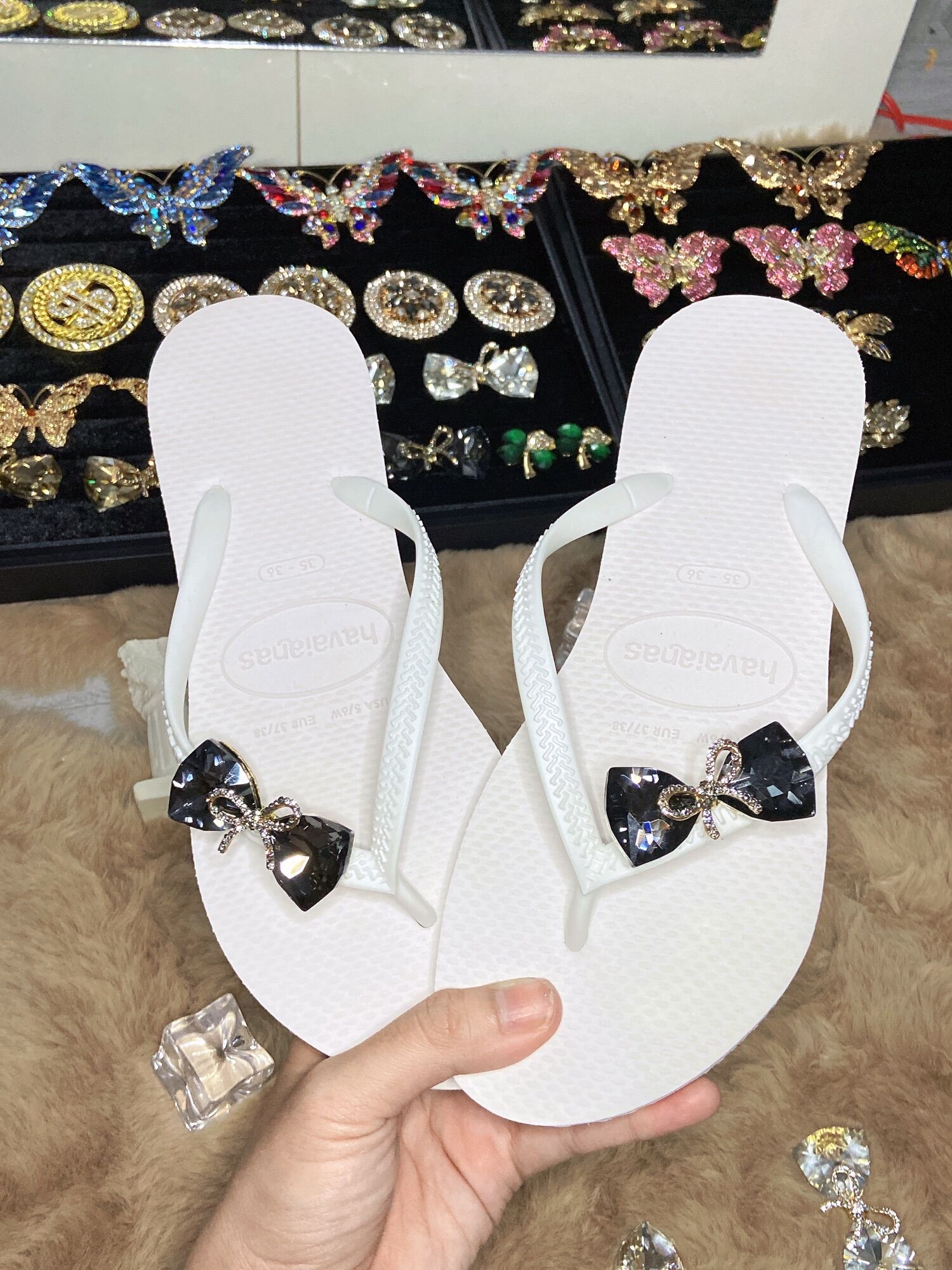 Havaianas kèm charm nơ