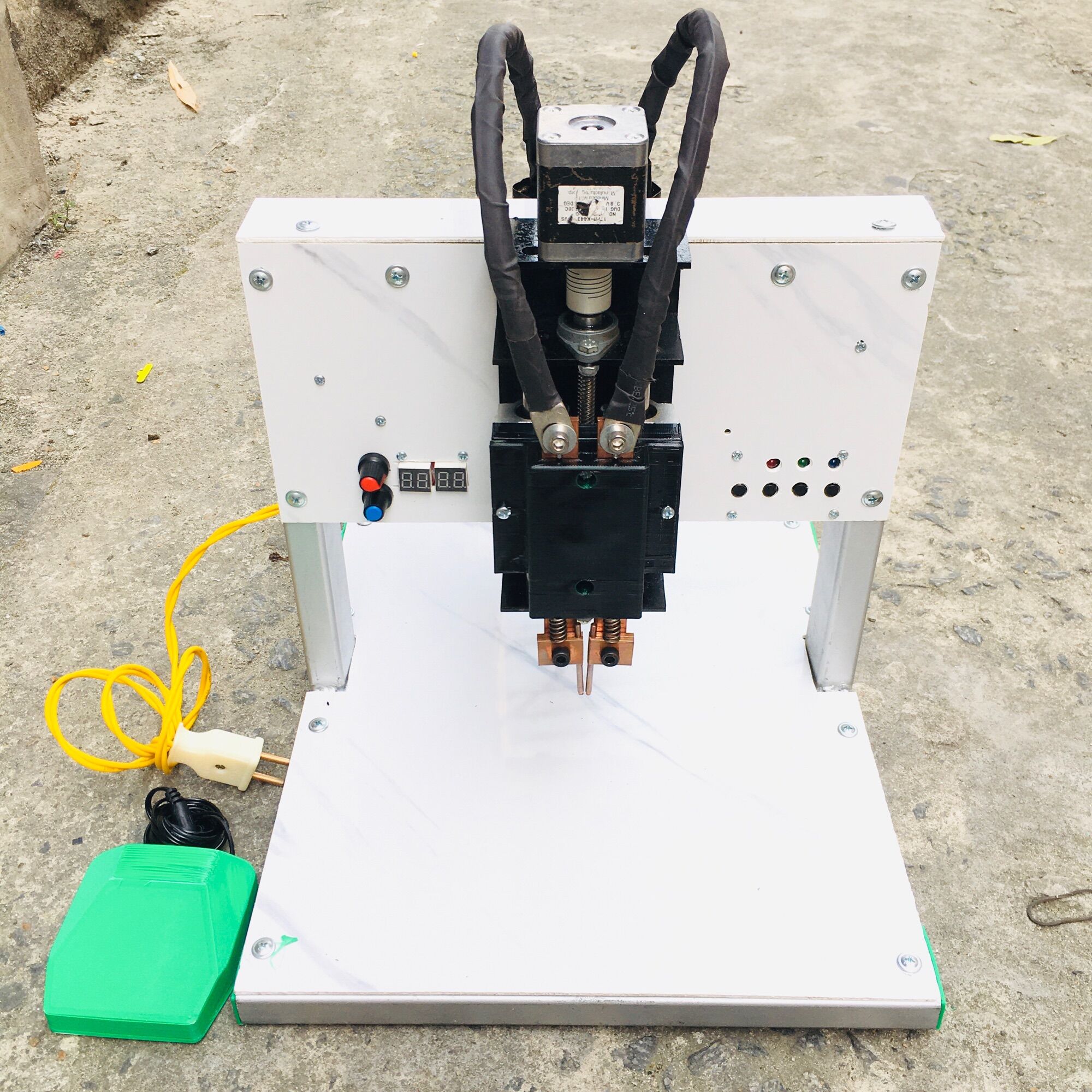 Máy hàn cell pin tự động, pin 18650 26650