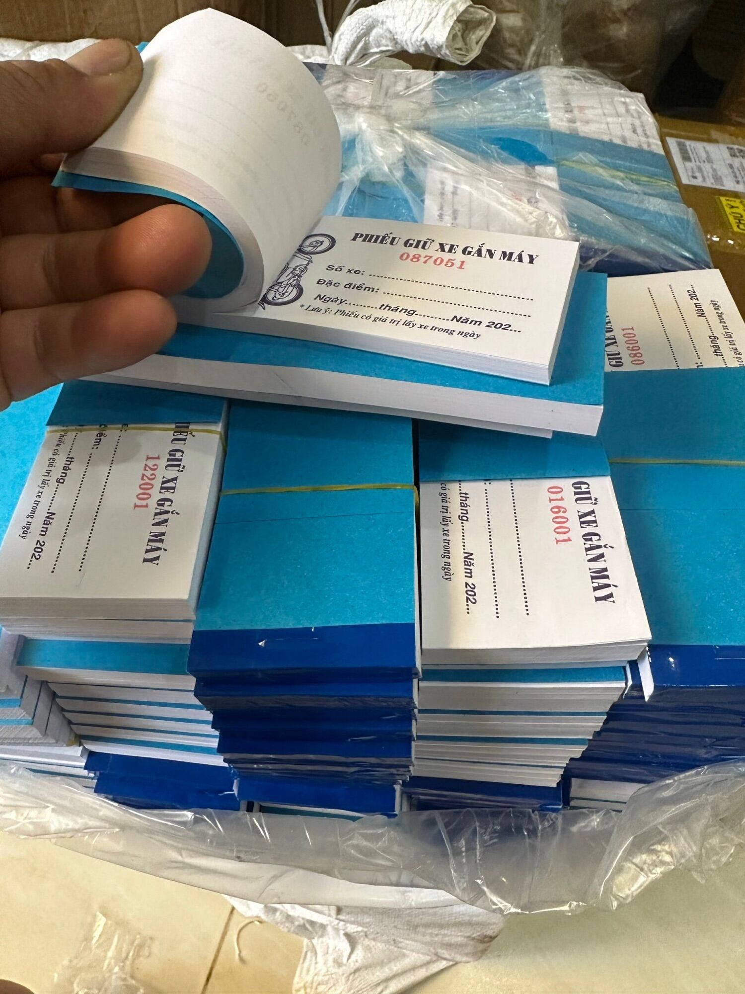 10 cuốn Phiếu giữ xe in sẵn