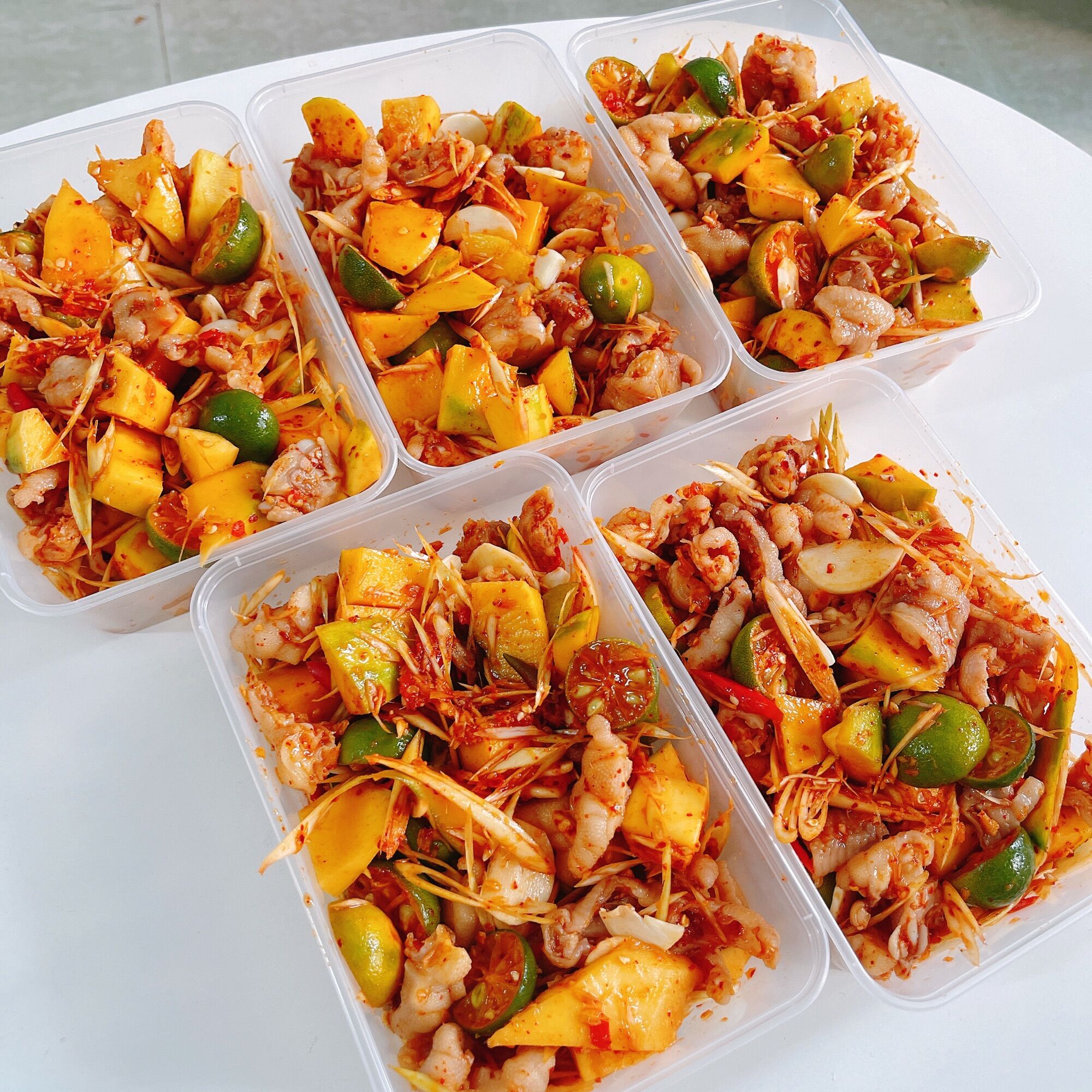 Chân gà rút xương sốt thái
