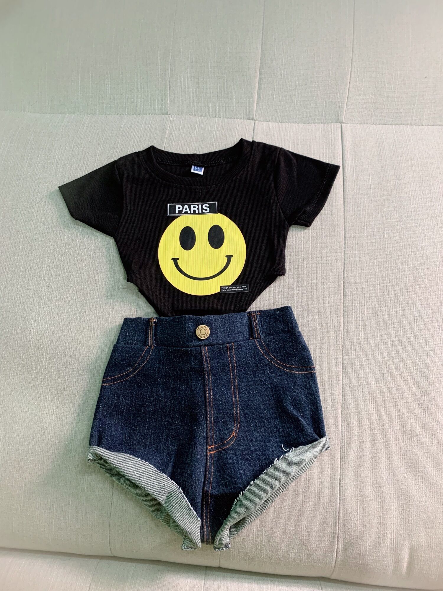 Set áo body suit quần đùi bé gái