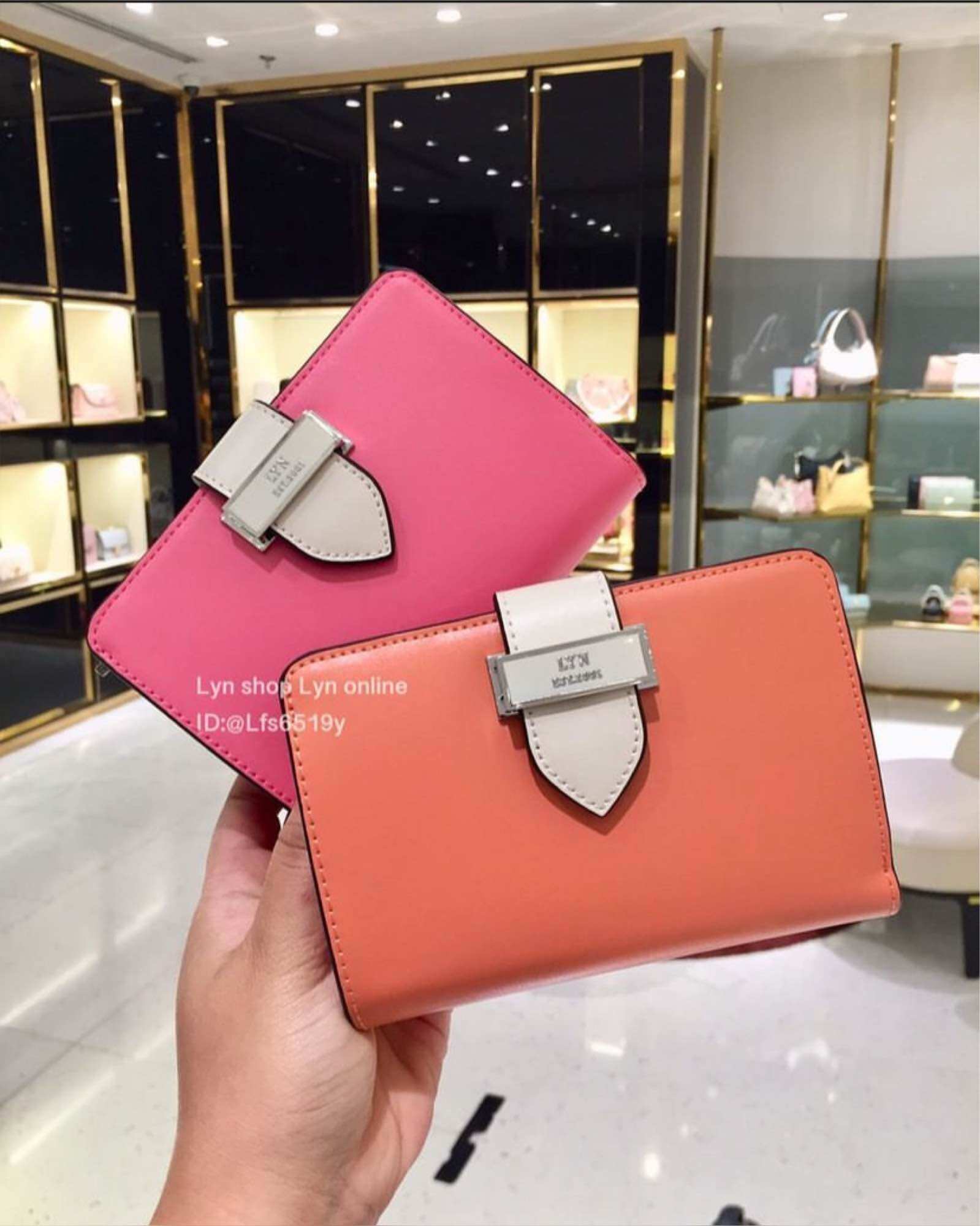 VÍ LYN JACKIE SHORT WALLET