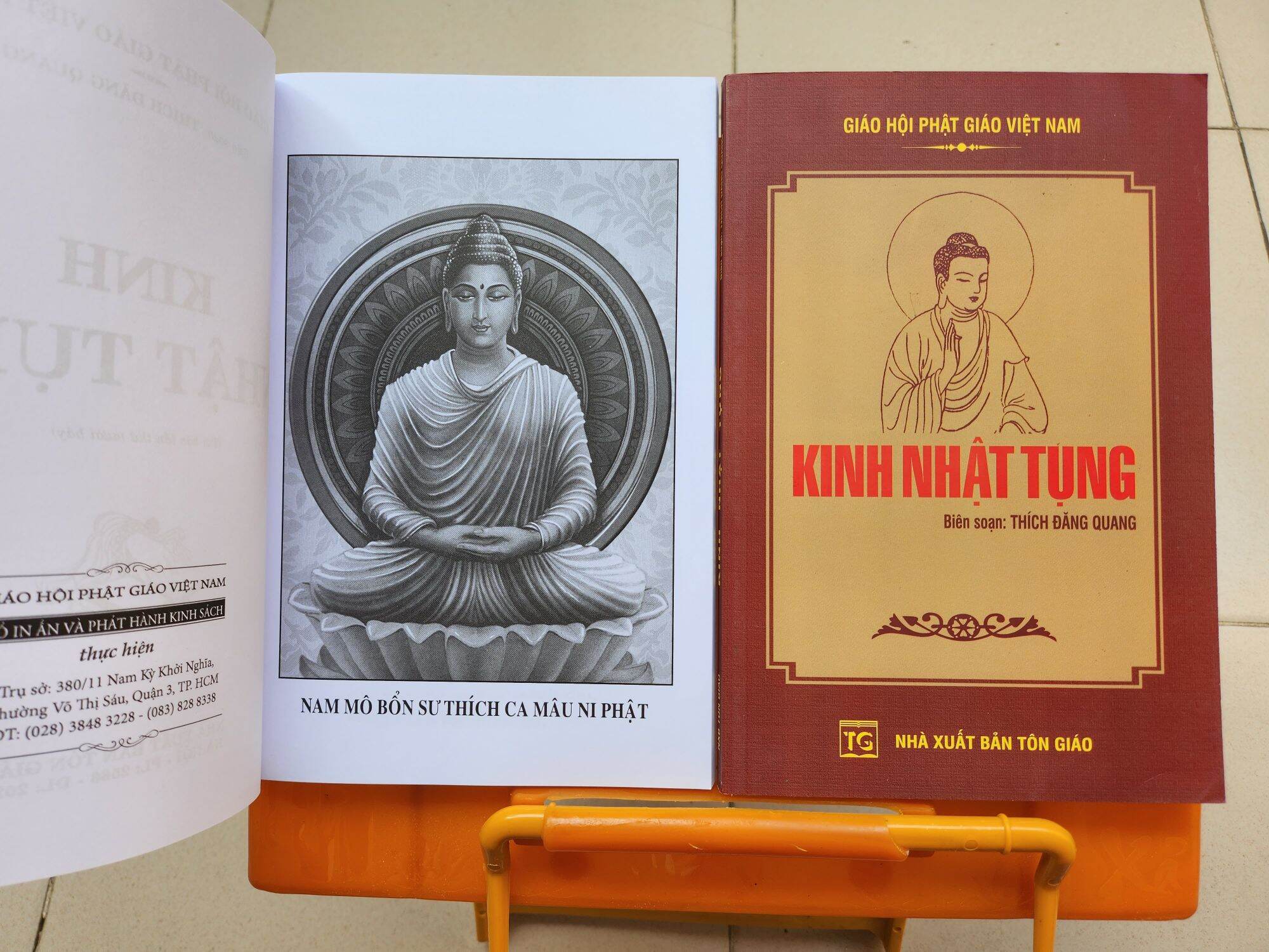 Kinh nhật tụng hình Phật Đăng Quang