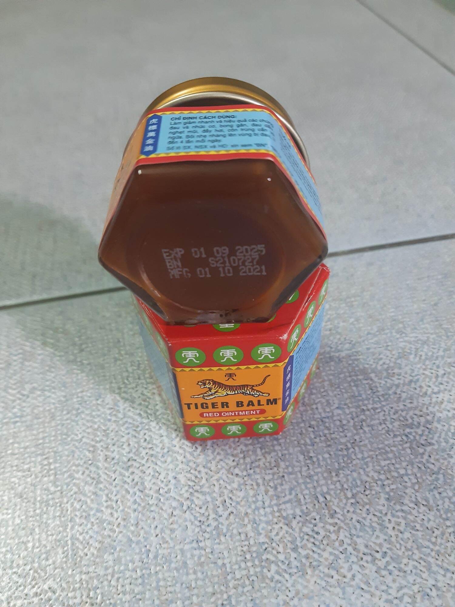Dầu cao con hổ TIGER BALM RED  OINTMENT