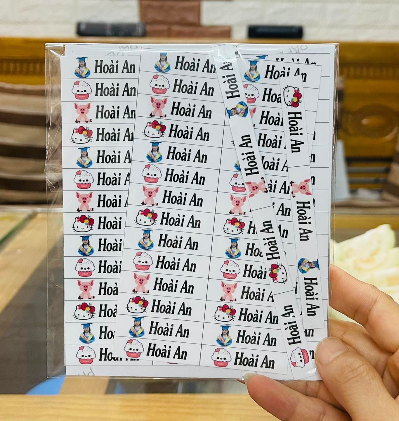 Sticker tên in làm theo yêu cầu 73 cái/ in tên theo yêu cầu