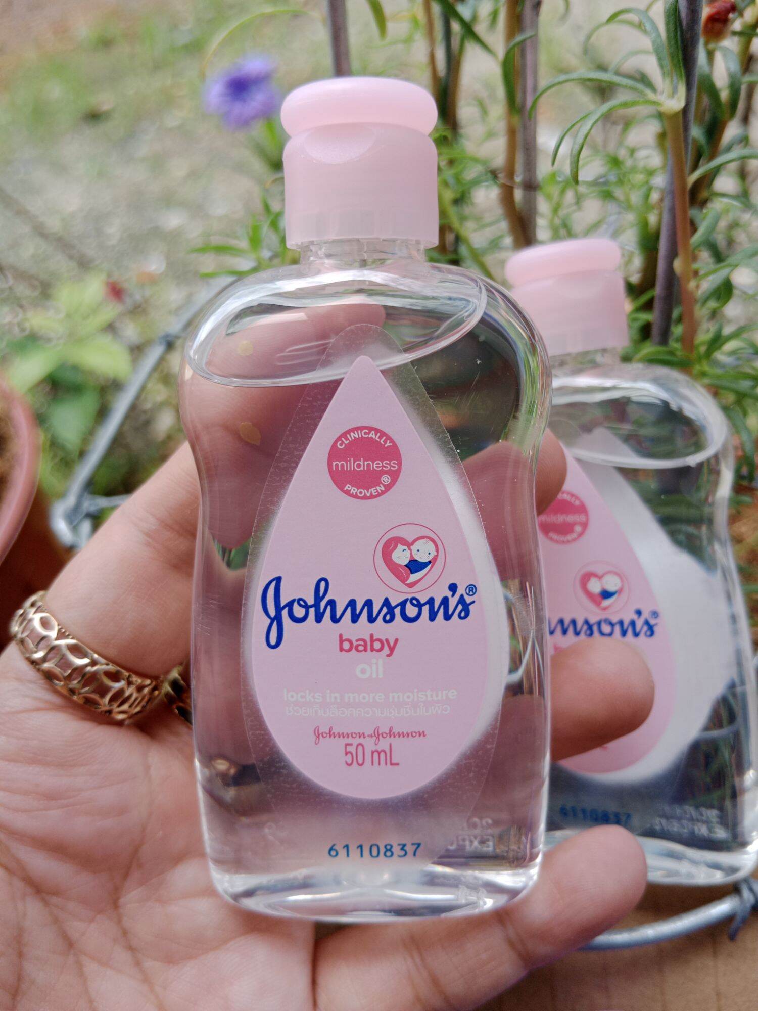 Dầu massage dưỡng ẩm Johnson's Baby Oil 50ml