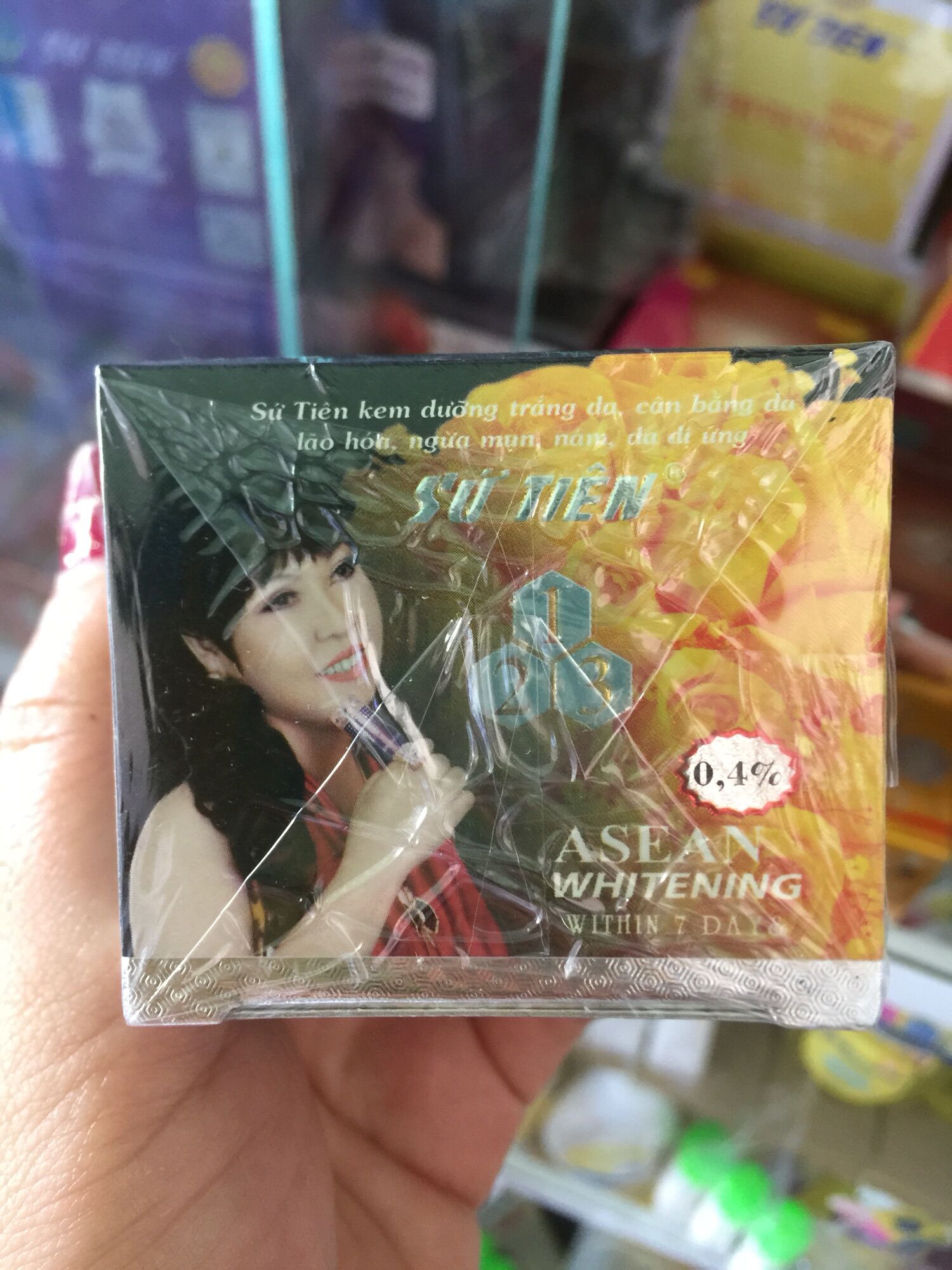 [HCM]Kem Sứ Tiên Đen
