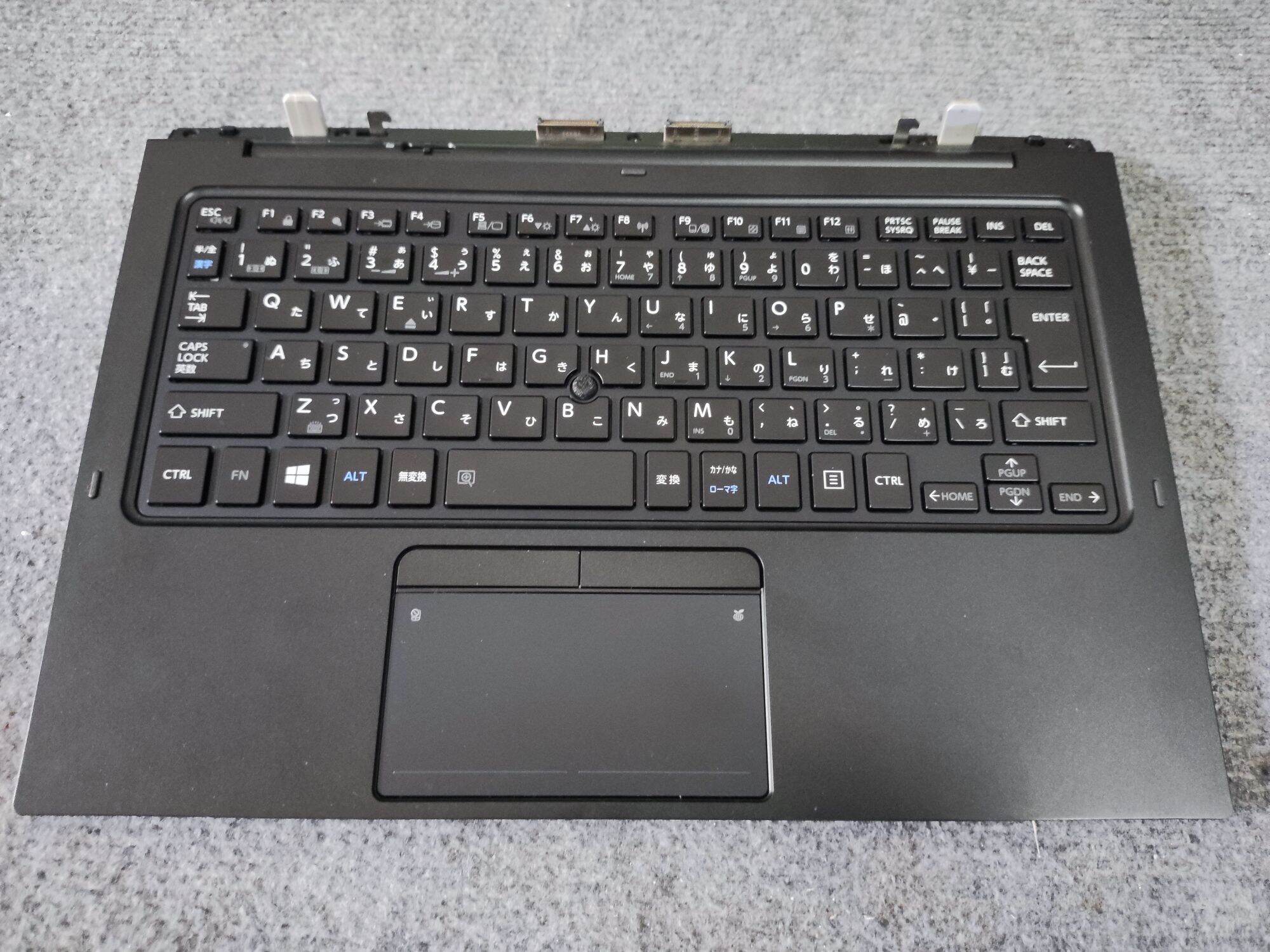 bán dook bàn phím máy tinh bang Toshiba dynabook r82p