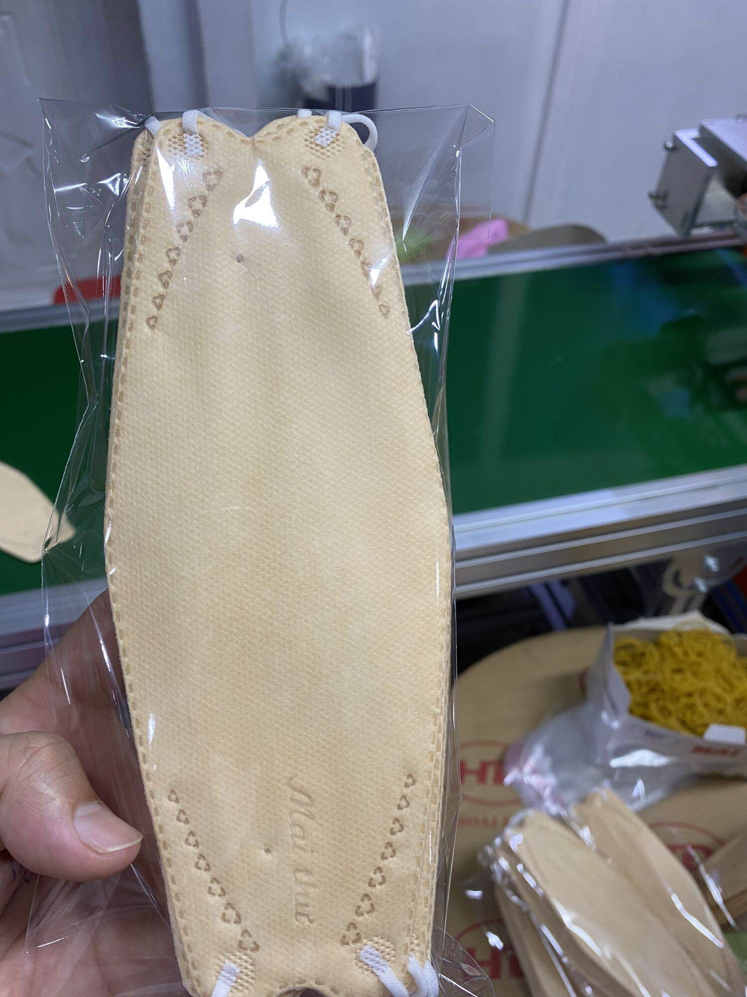 Khẩu trang cao cấp 4d màu da