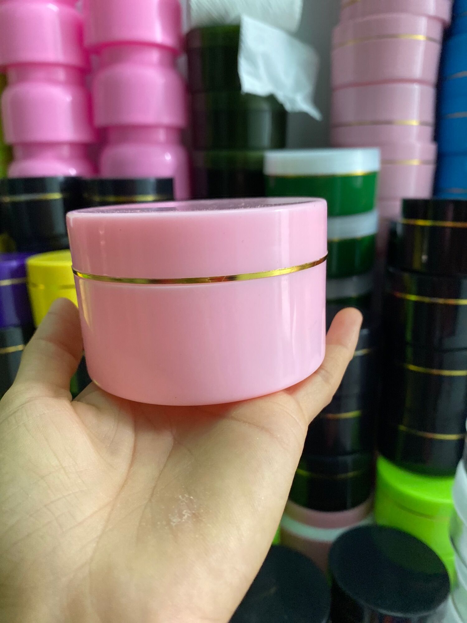 Hủ 100g-loại tốt-màu hồng