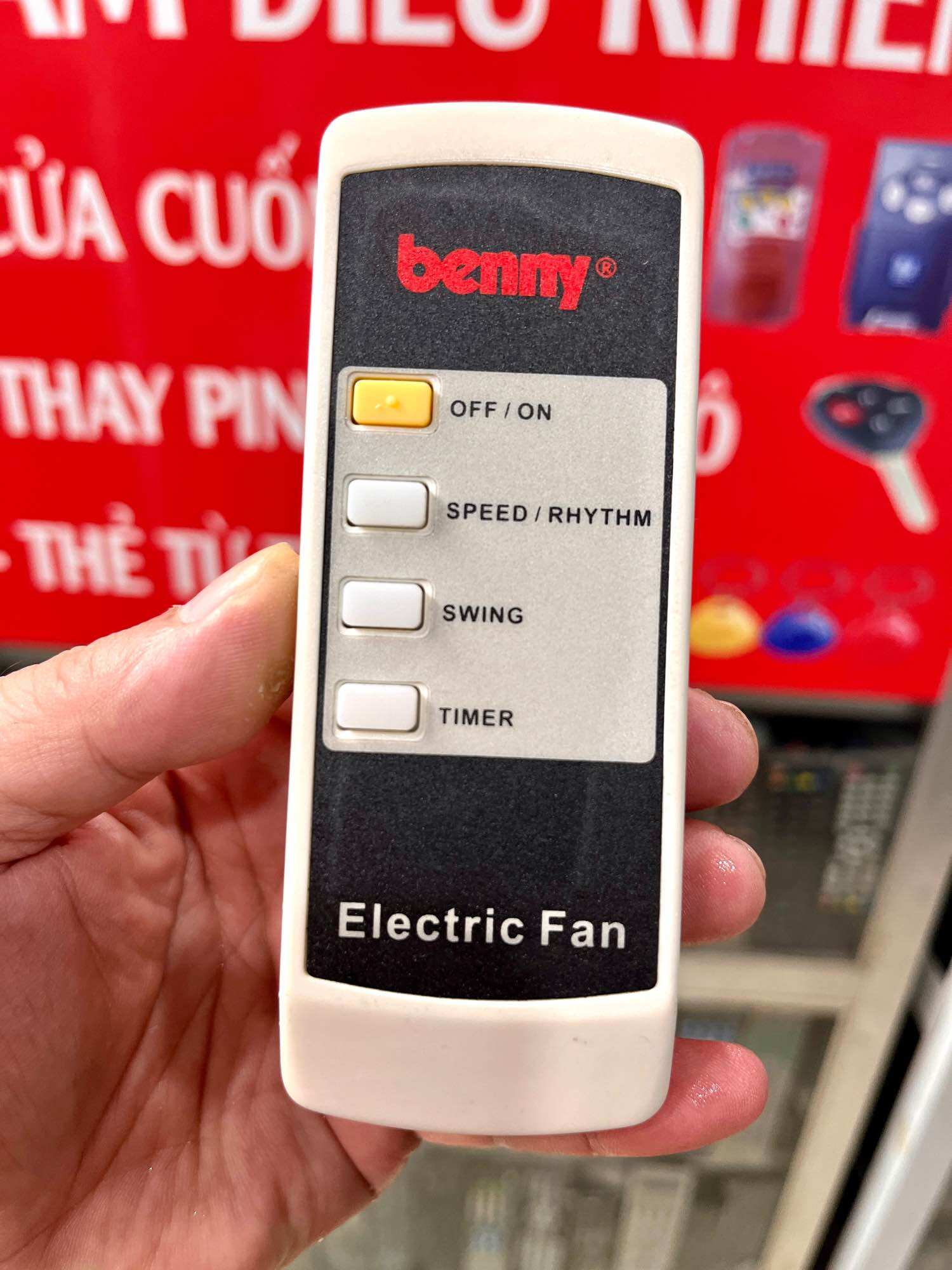 Điều khiển quạt BENNY chính hãng.