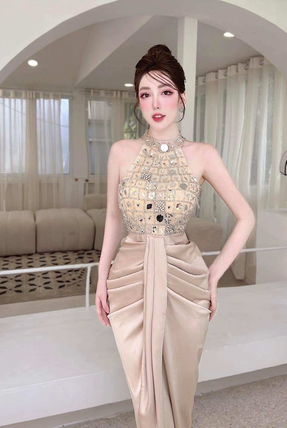 ĐẦM BODY CỔ YẾM ĐÍNH ĐÁ