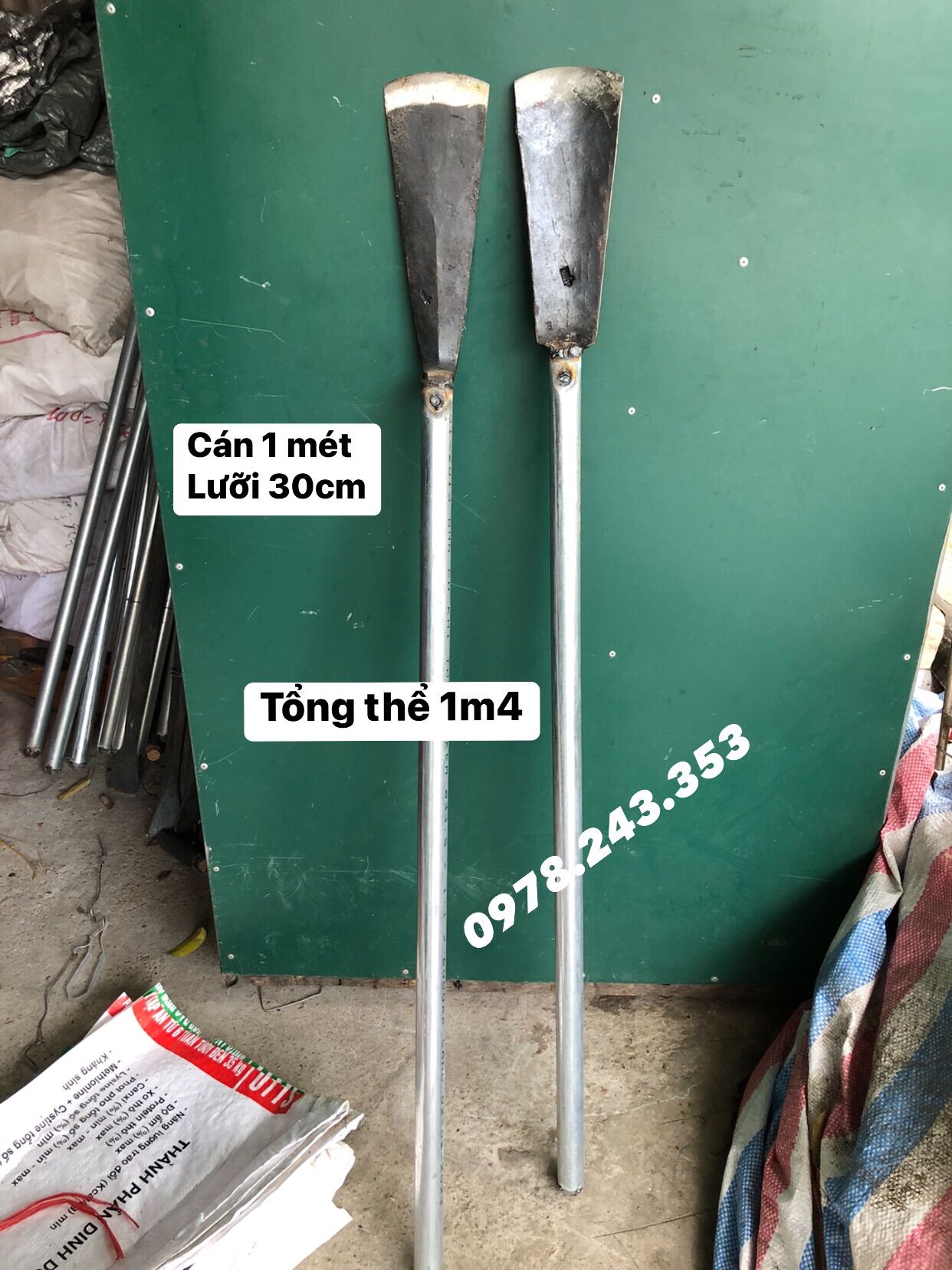 Thuổng đào đất bấng cây ( có cán dài 1 mét + lưỡi 30cm )