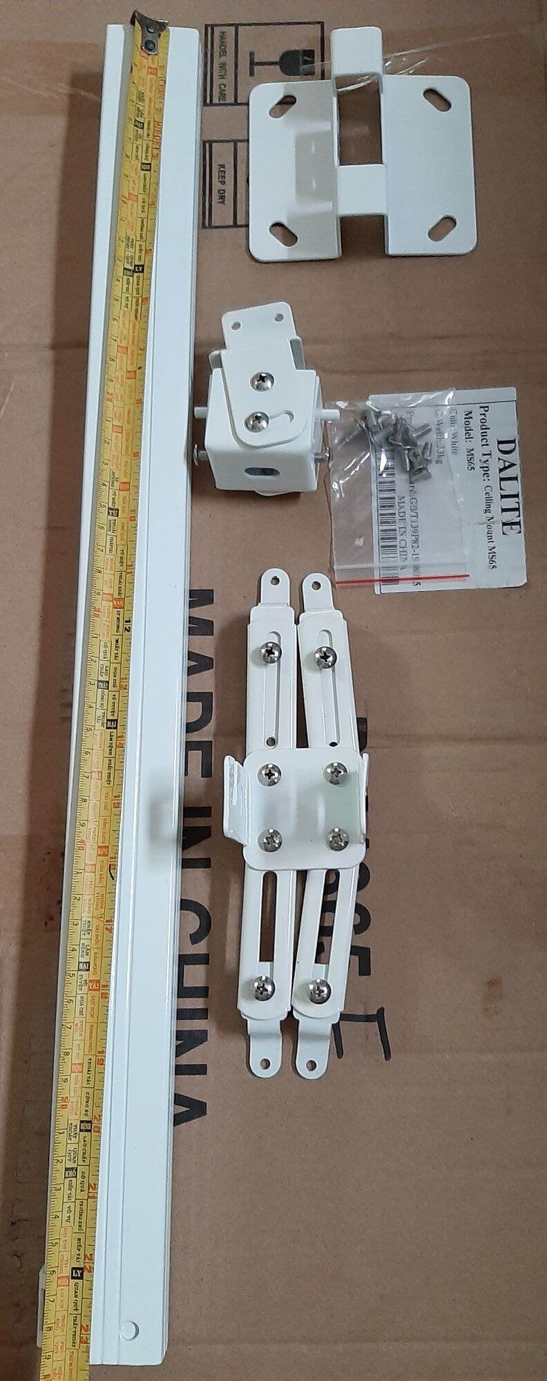 Giá treo máy chiếu co giãn 60cm đến 110cm