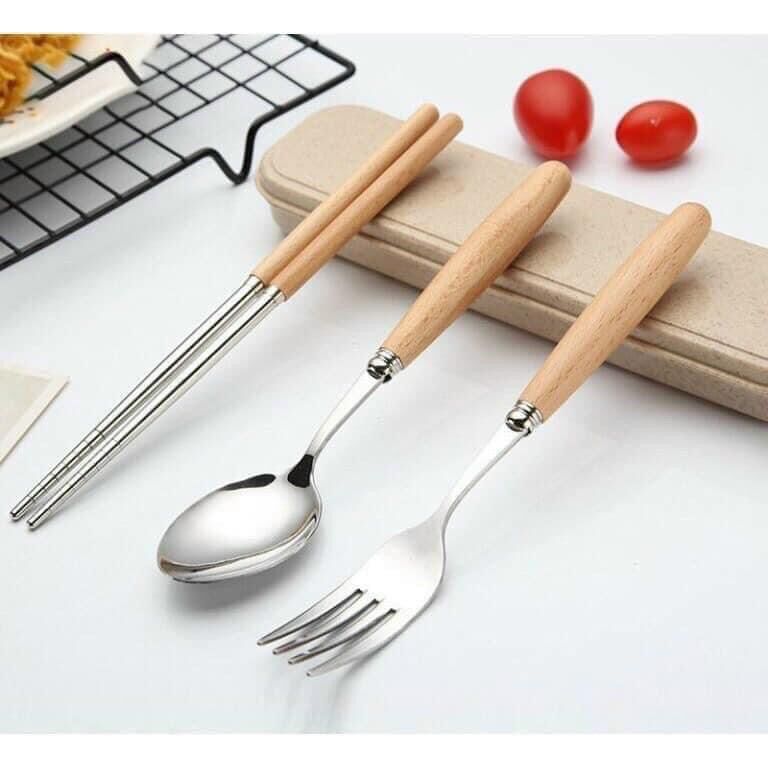 Bộ đũa thìa dĩa inox kèm hộp đựng