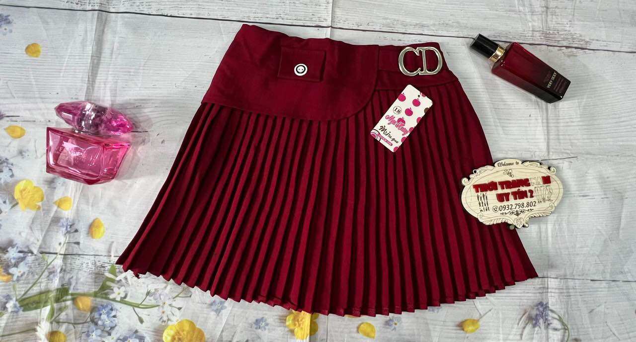 Chân váy màu xếp ly màu đỏ xoè cho bé