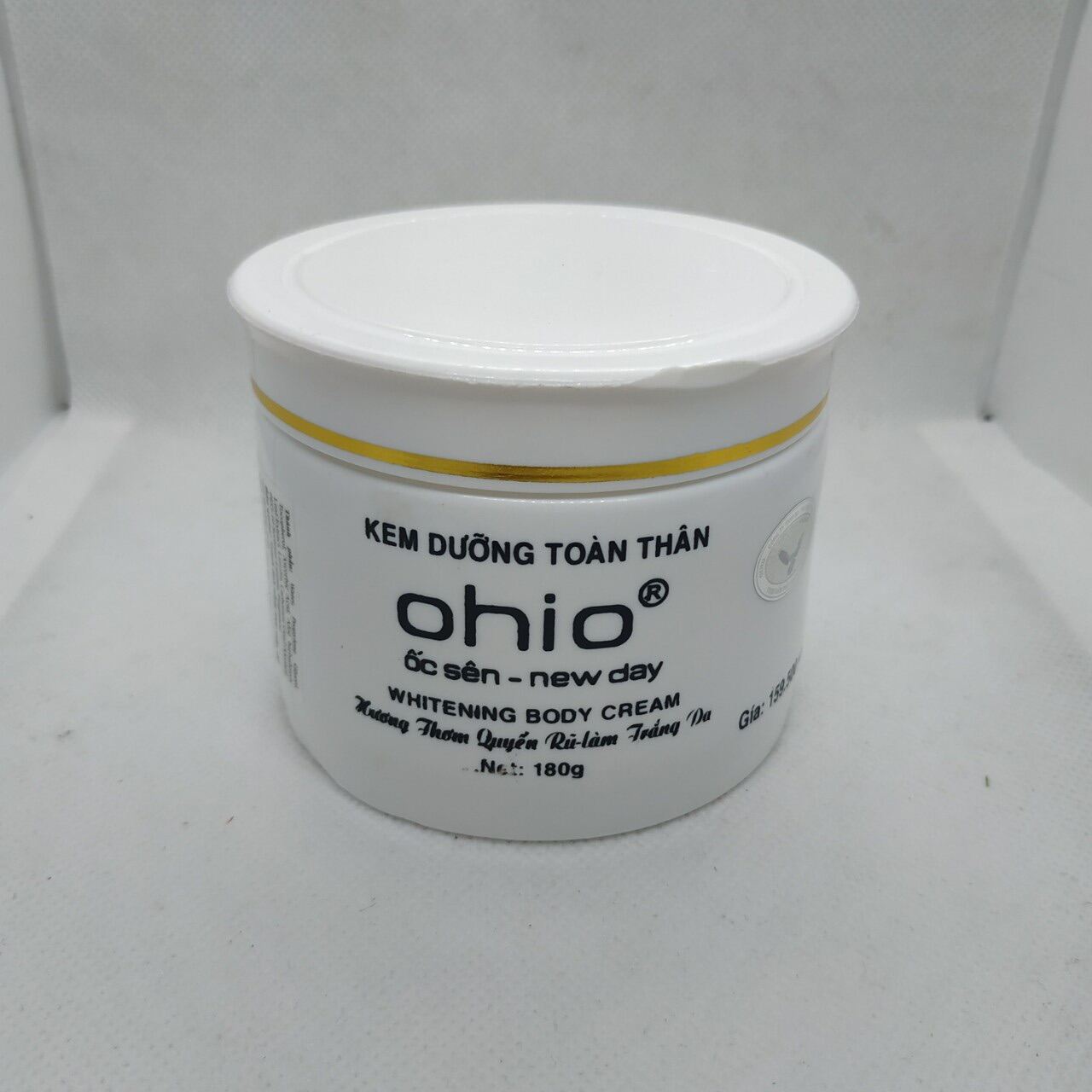 [Hcm]Kem Dưỡng Trắng Da Toàn Thân Ohio Ốc Sên New Day 180G